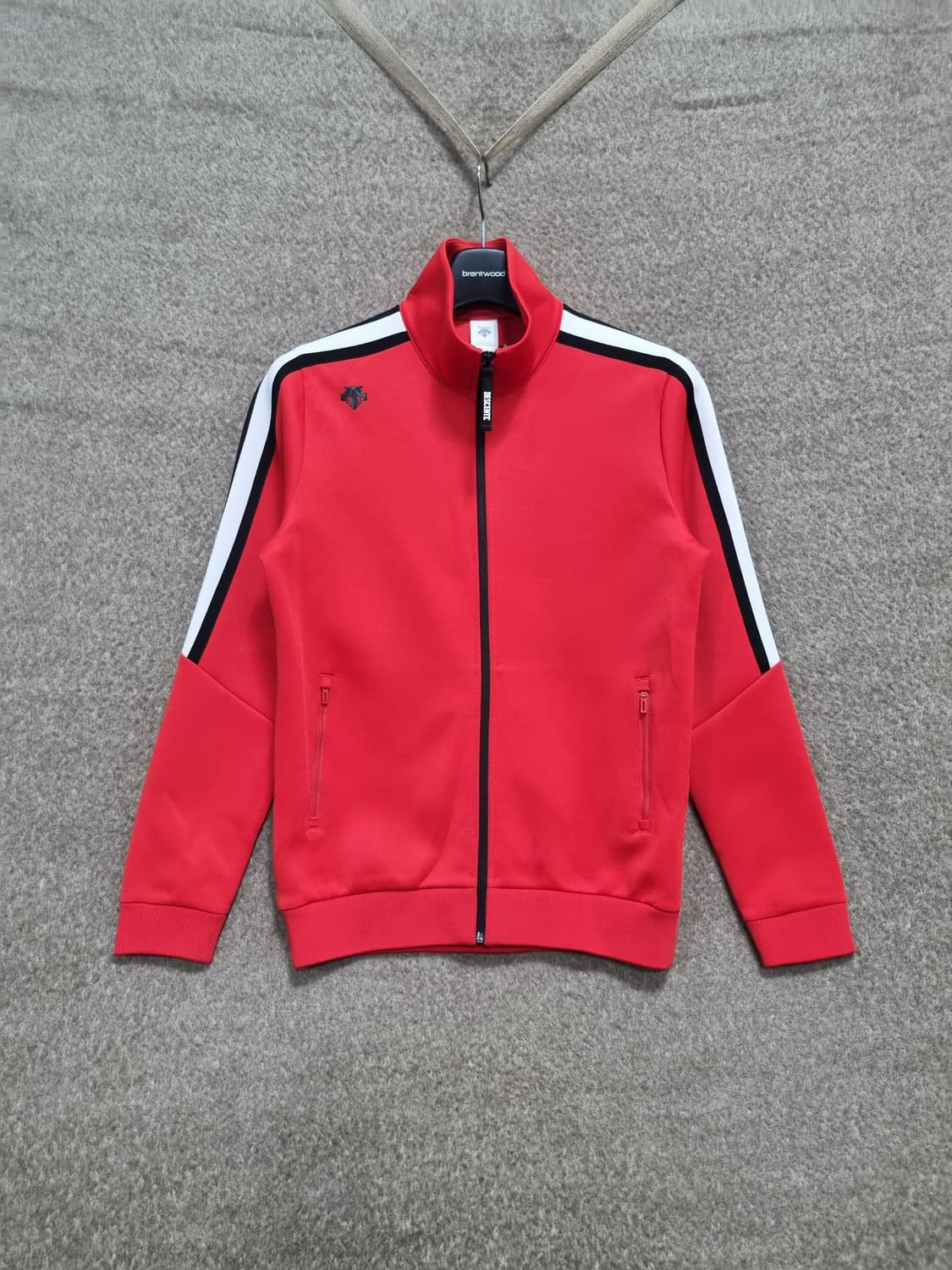 데상트 여성 간절기용 기능성 집업 상품이미지1