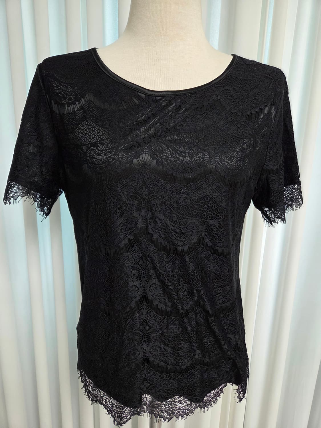 블랙 레이스 반팔 블라우스 상품이미지1