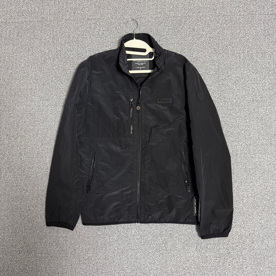 디스커버리 바람막이 자켓 블랙 95 상품이미지1