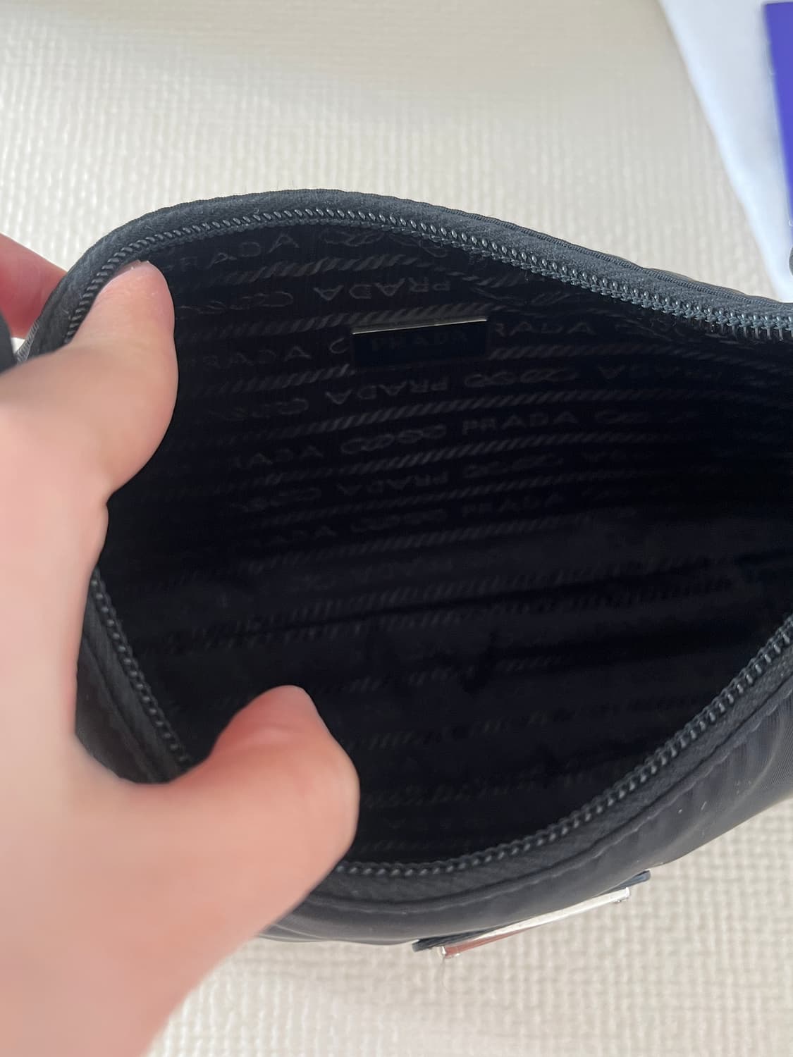 정품 프라다 리나일론 미니백 상품이미지3