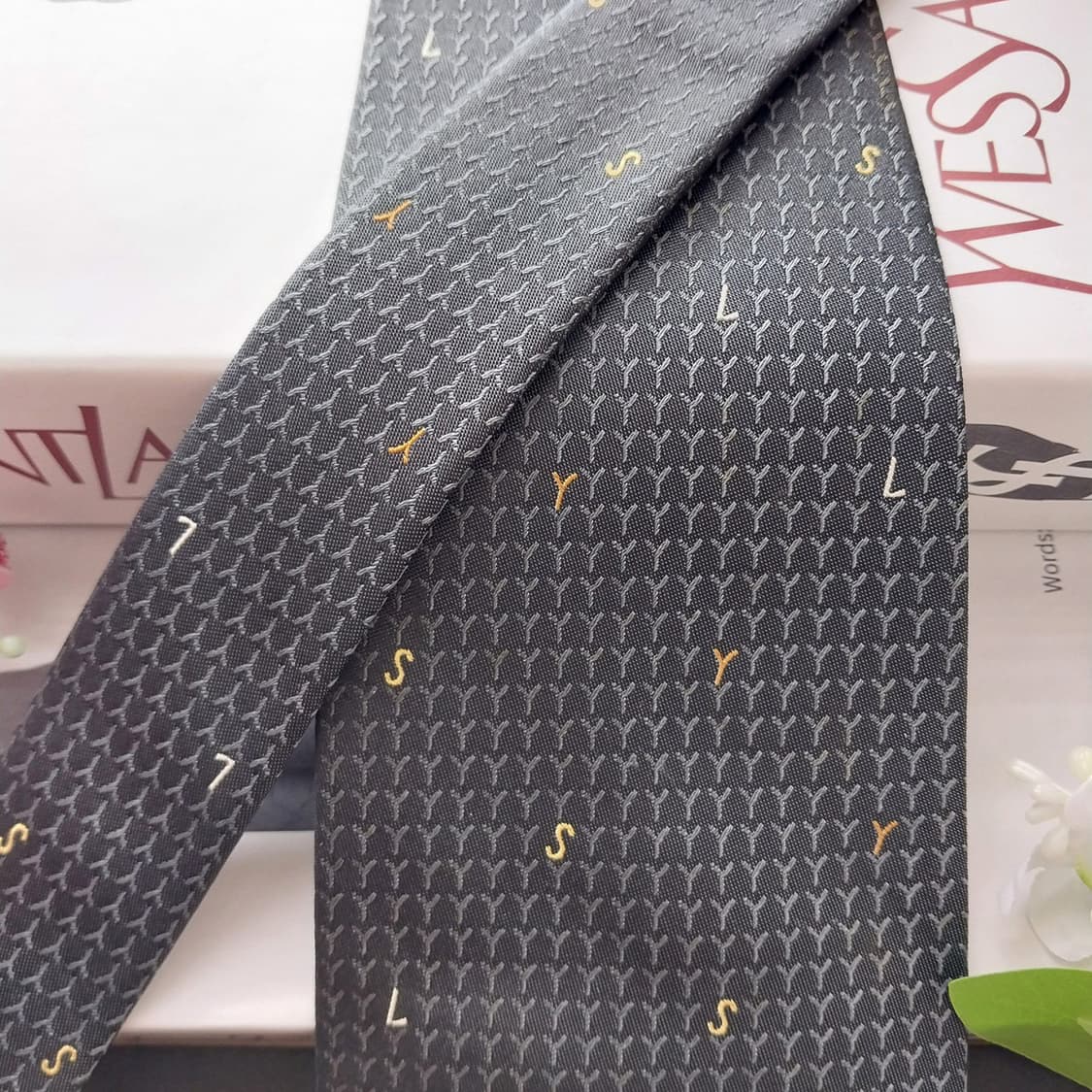 입생로랑 넥타이 블랙 이니셜 패턴 9.7cm A+등급 K2147 상품이미지4