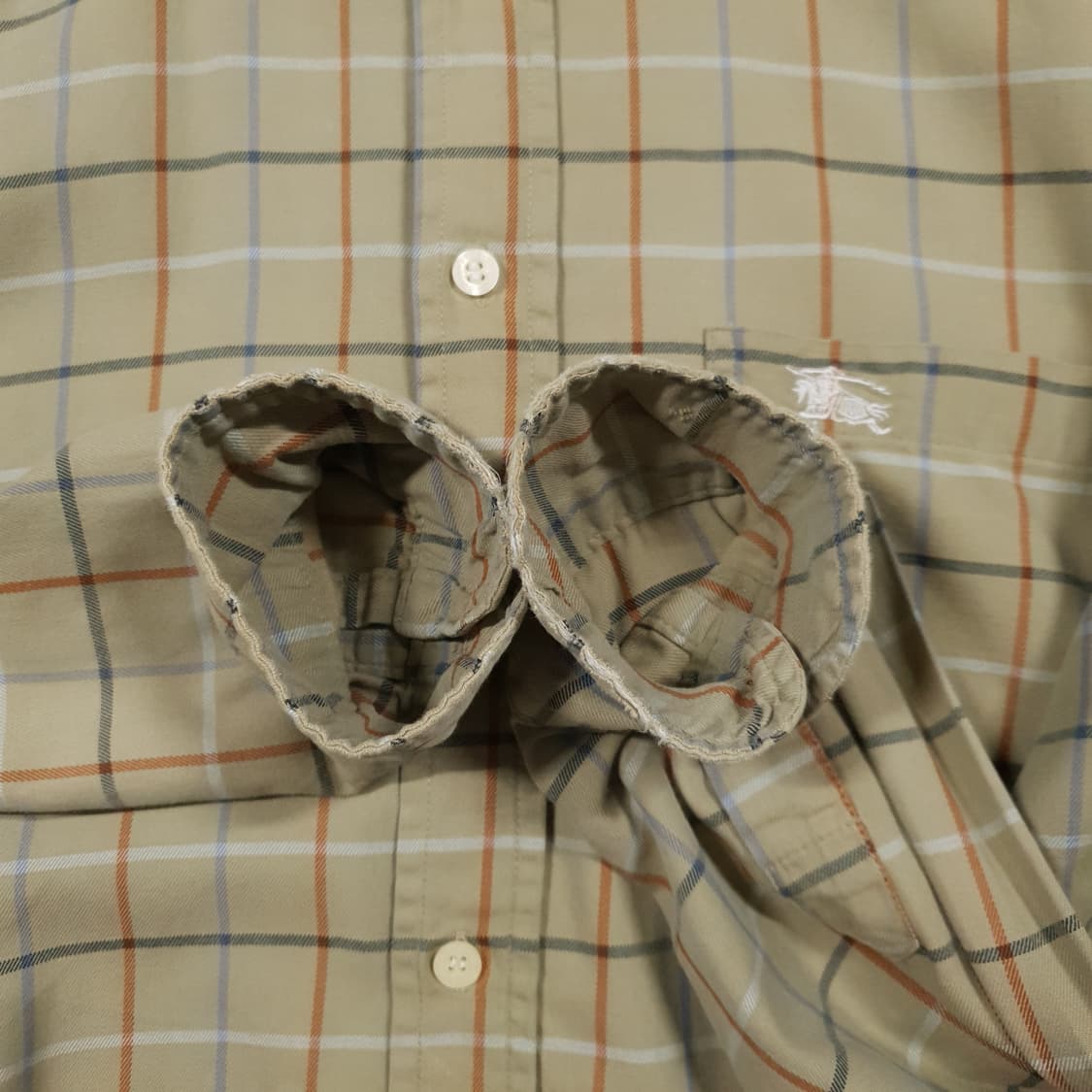 실측 L) 버버리 런던 크레스트 포켓 멀티컬러 버튼다운 노바체크 셔츠 상품이미지9