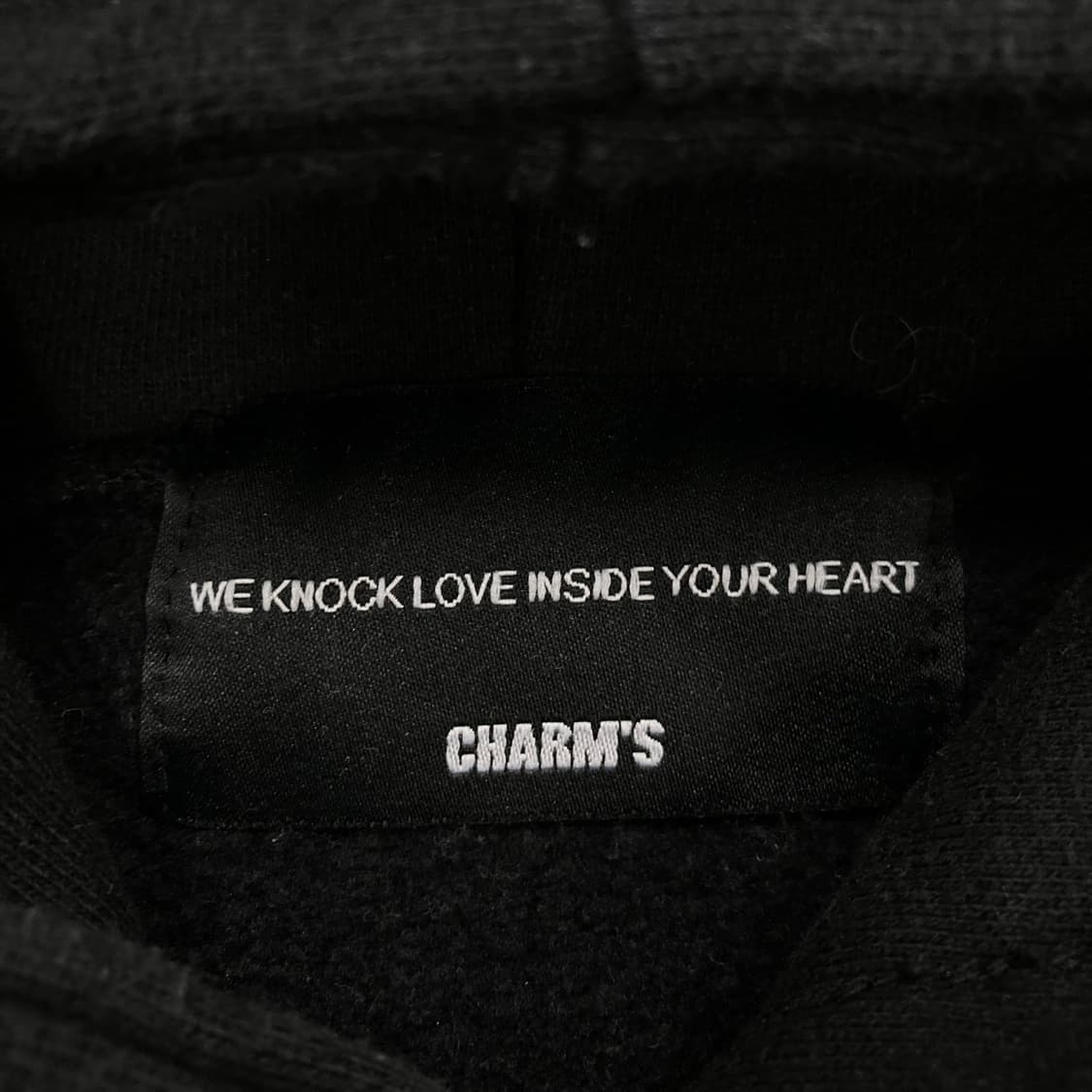 참스 핑크판다 블랙 컬러 자수 빅로고 후드티 상품이미지4