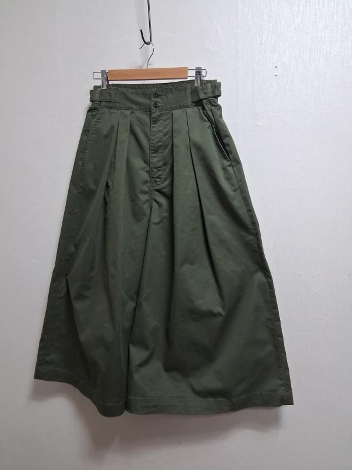 일본수입 LELILL 카키색 데님 치마바지 미착용 허리26 에서 28 상품이미지1