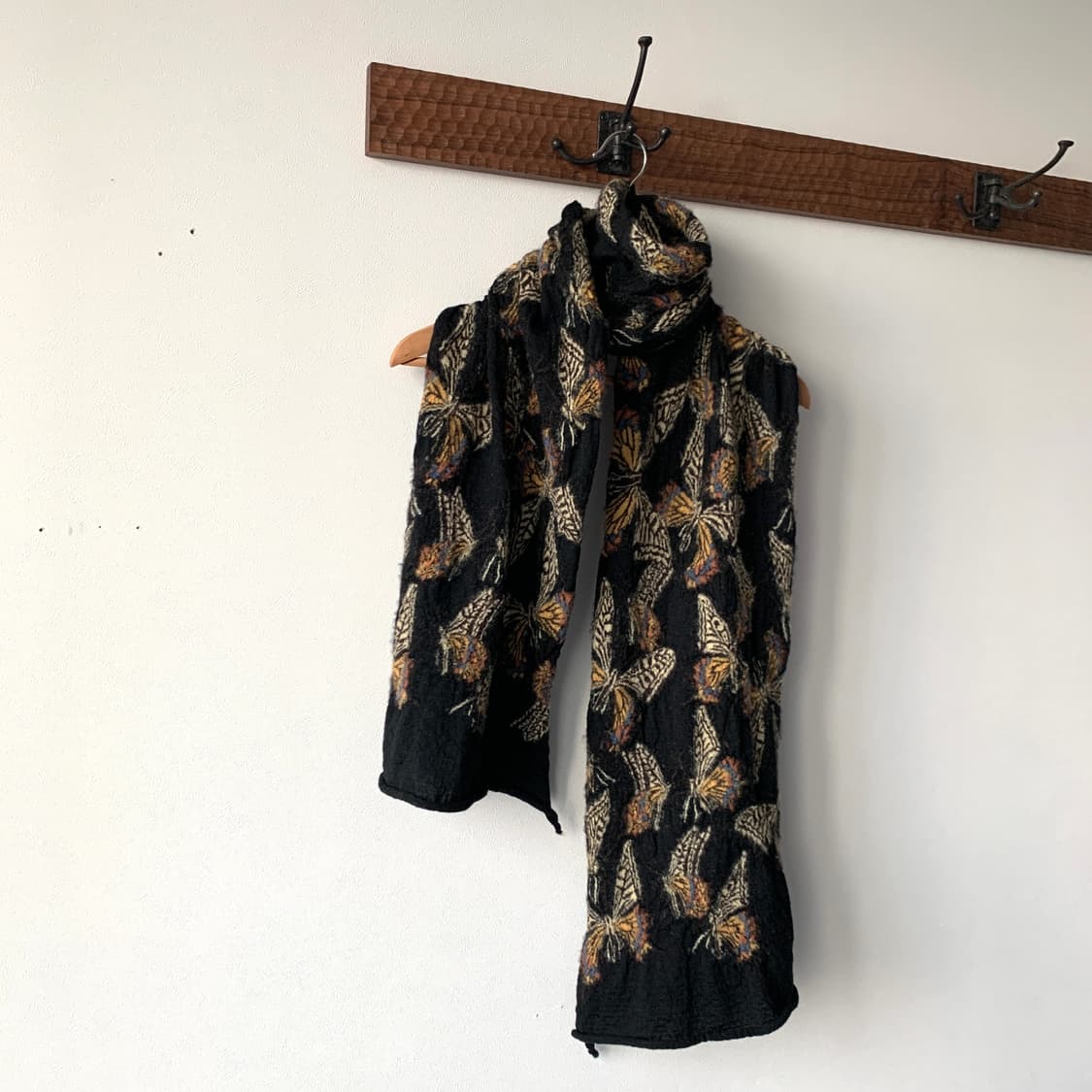 24fw 축융 울 나비 HAPPY 머플러 상품이미지2