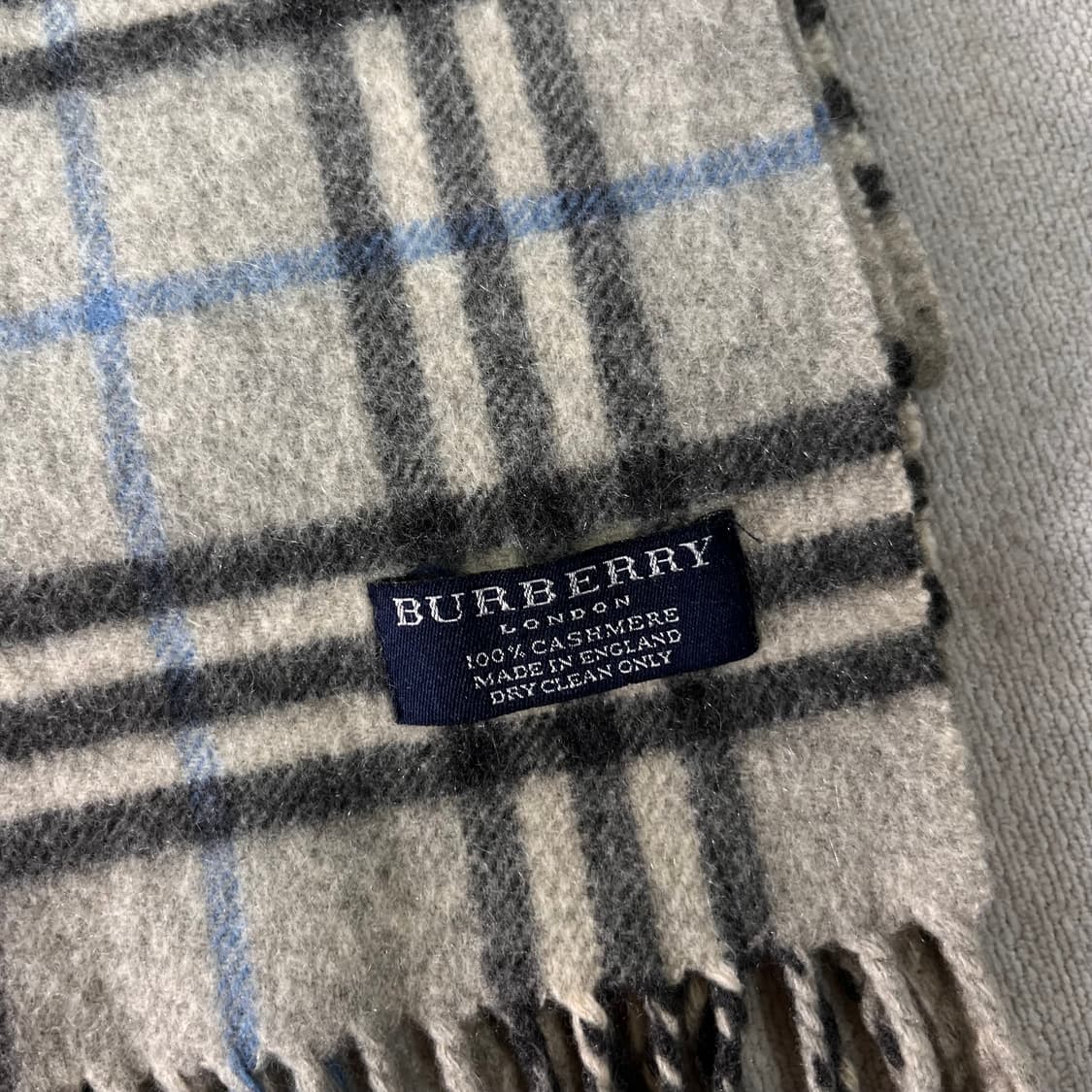 버버리 노바체크 캐시미어 그레이 블루 머플러 상품이미지3