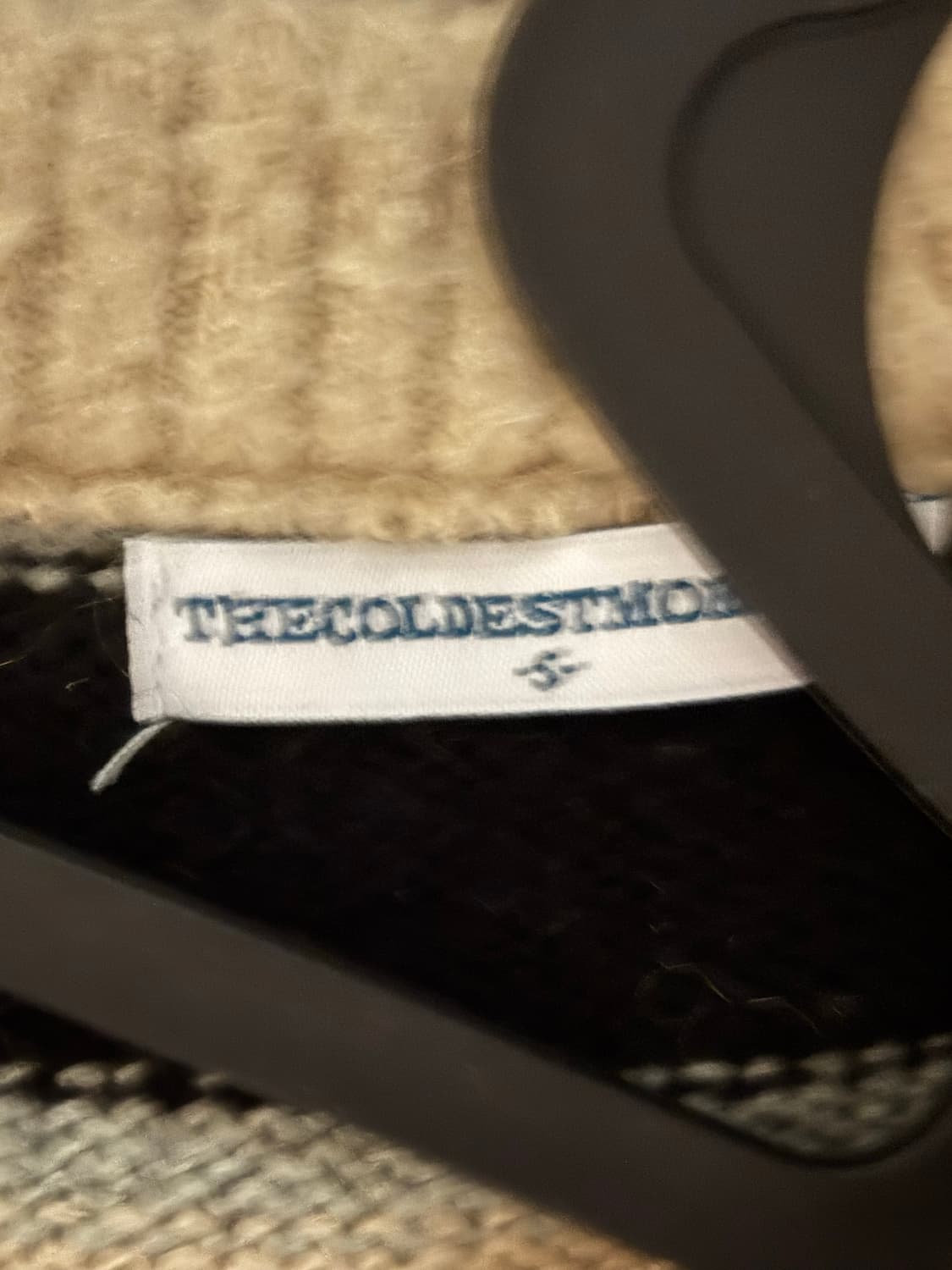 더콜디스트모먼트 니트 상품이미지2