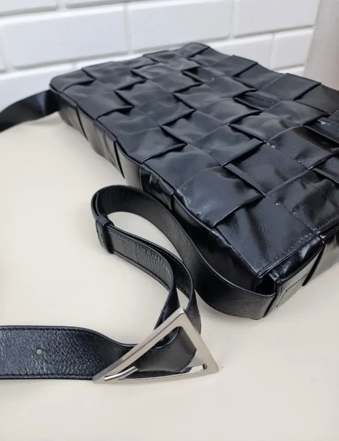 보테가베네타 맥시 카세트백 블랙 상품이미지5