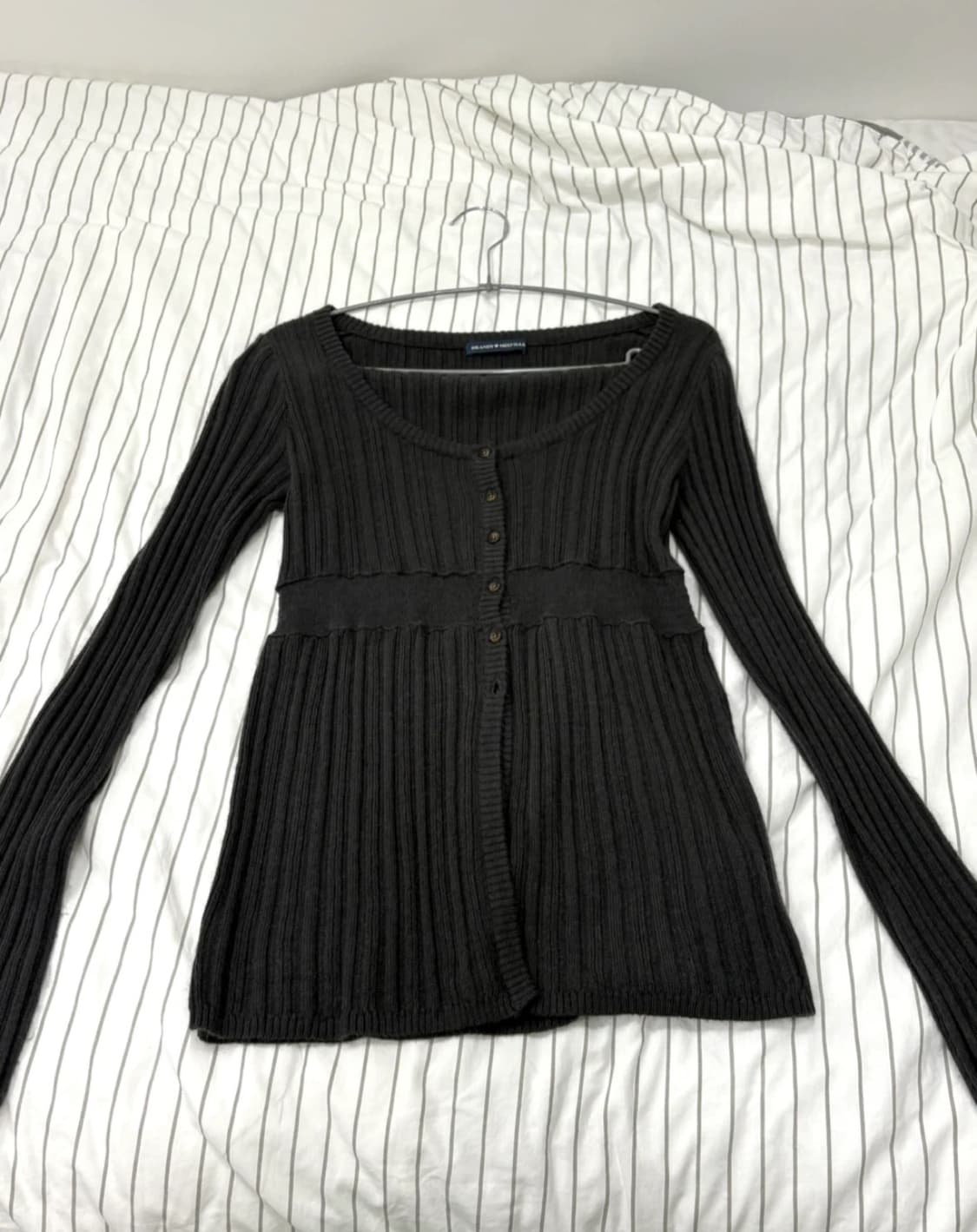 브랜디멜빌 니키 스웨터 차콜 상품이미지3