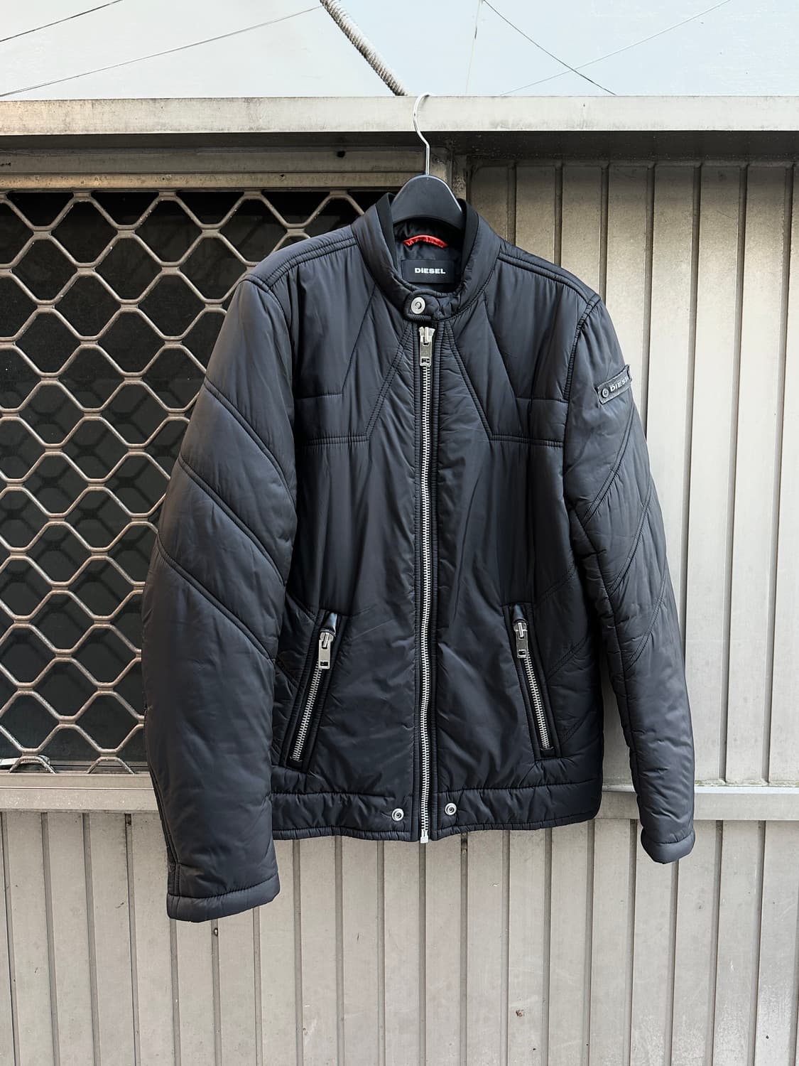 Diesel black puffer jacket 상품이미지1