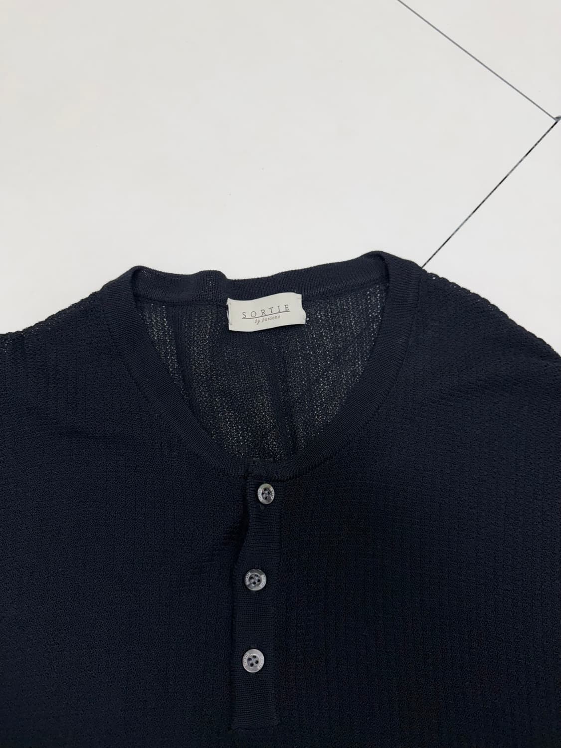 Sortie 솔티 텍스쳐 머슬핏 헨리넥 미니멀 니트 반팔 상품이미지5