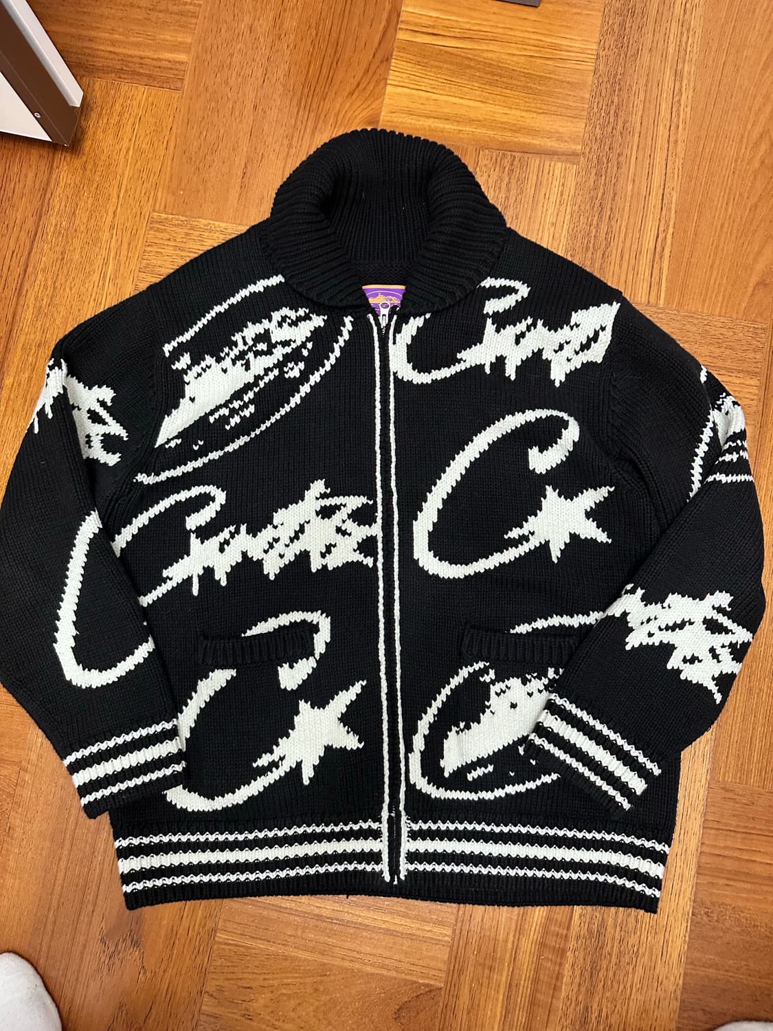 코르테이즈 VVS 해비 자카드 니트 집업  상품이미지1