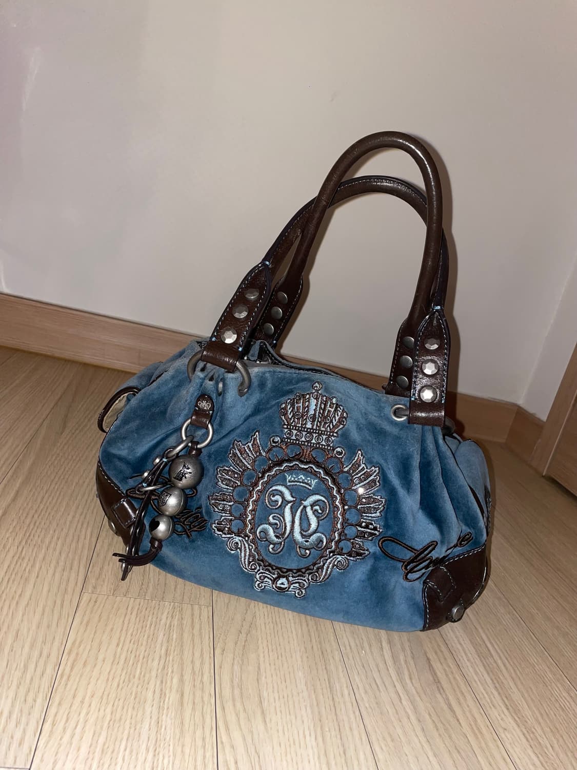 쥬시꾸뛰르 y2k 벨벳 토트백 블루 갸루백 대장 상품이미지1