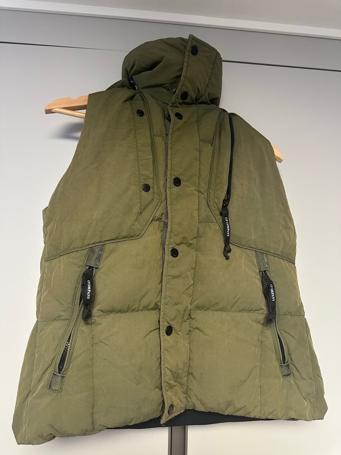 [100] Cp컴퍼니 고글 패딩조끼 상품이미지1