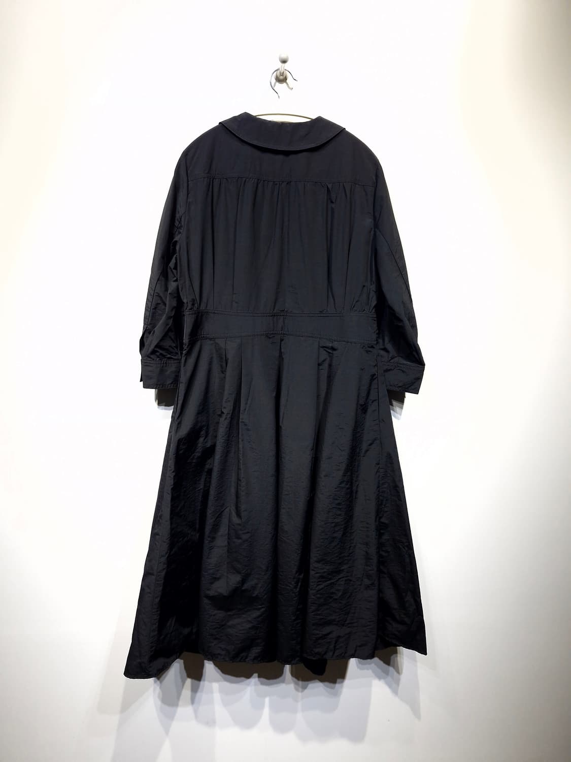 KARL LAGERFELD 칼라거펠트 23S/S 오픈칼라 원피스 상품이미지2