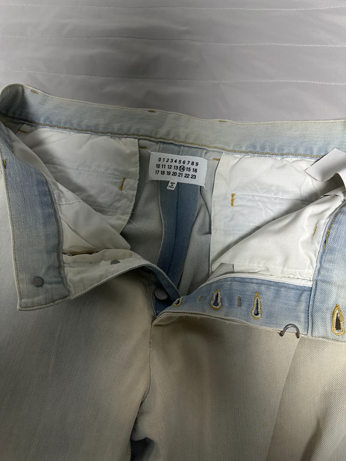 Maison Margiela Contrasting Hem Jeans 50 상품이미지1