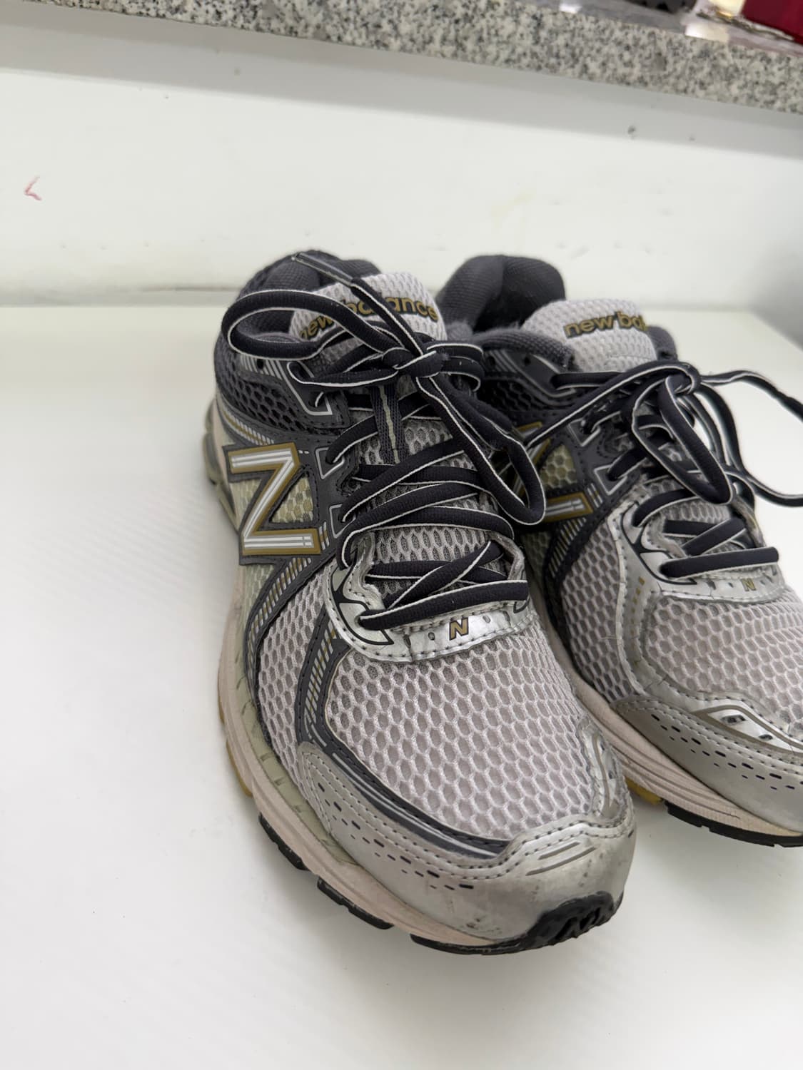 정품) 뉴발란스 860 V2 운동화 265 상품이미지3