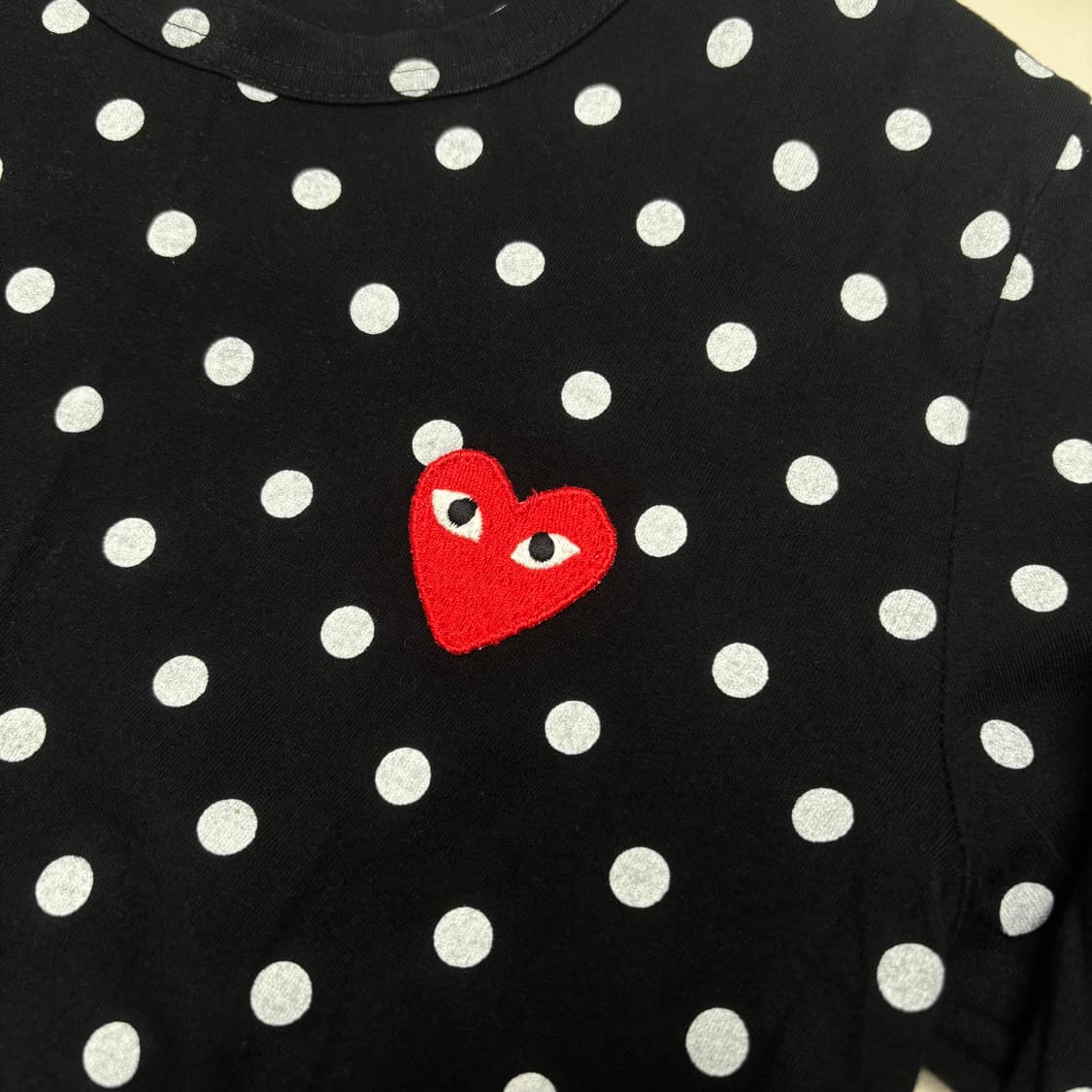 COMME DES GARÇONS PLAY 폴카 도트 티셔츠 상품이미지2