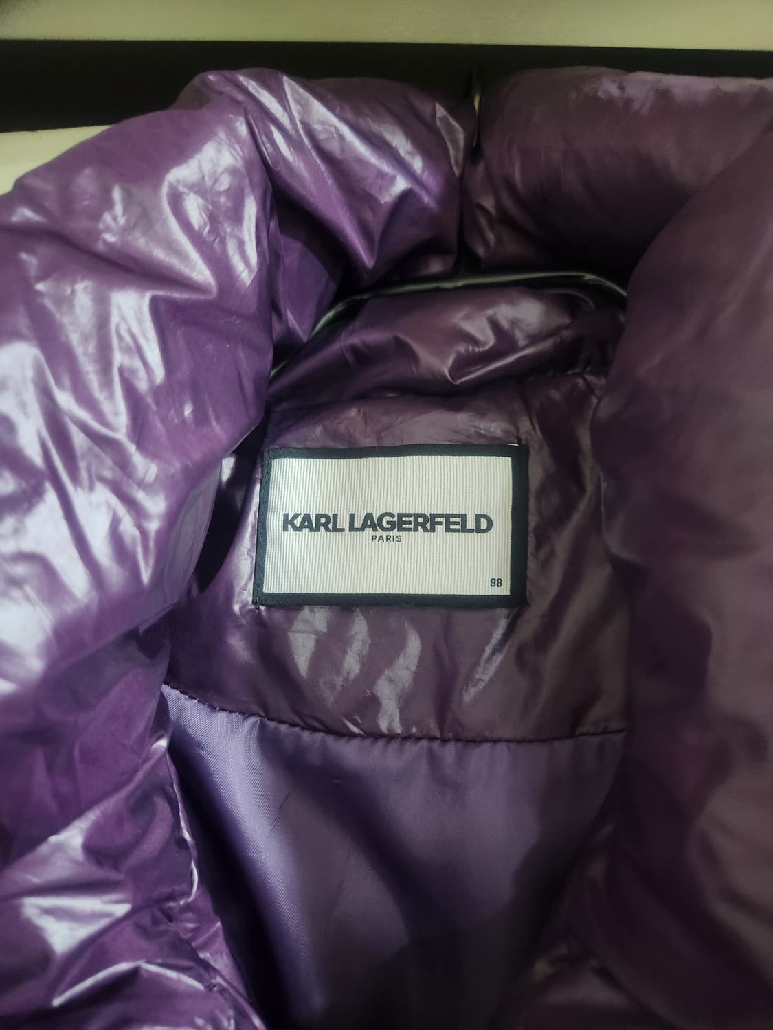 칼 라거펠트 퍼플 광택 숏패딩 상품이미지2