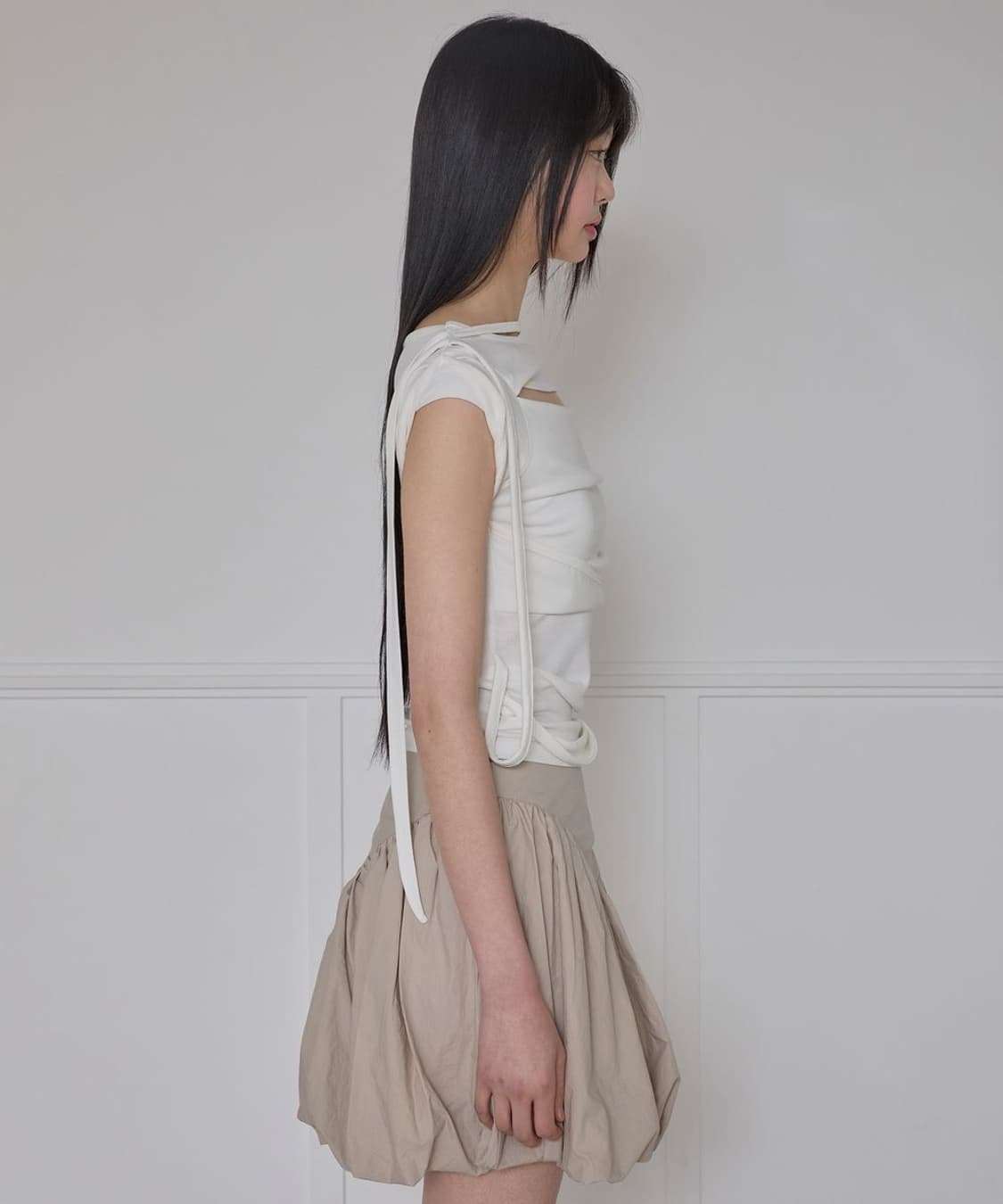 플레어업 Draped Strap Roll-Up T-Shirt 상품이미지3