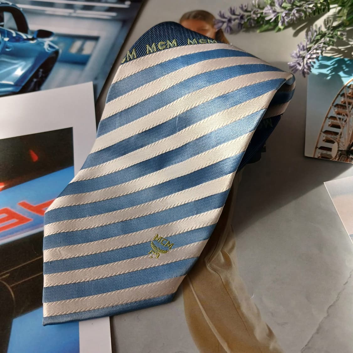 엠씨엠 실크 네이비 스트라이프 넥타이 9cm A등급 A19690
 상품이미지2