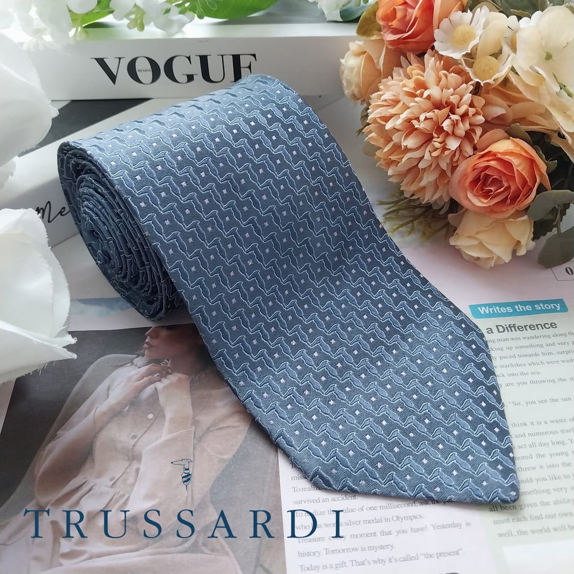 트루사르디 실크 블루 패턴 넥타이 9.3cm A~B등급 K2246
 상품이미지1