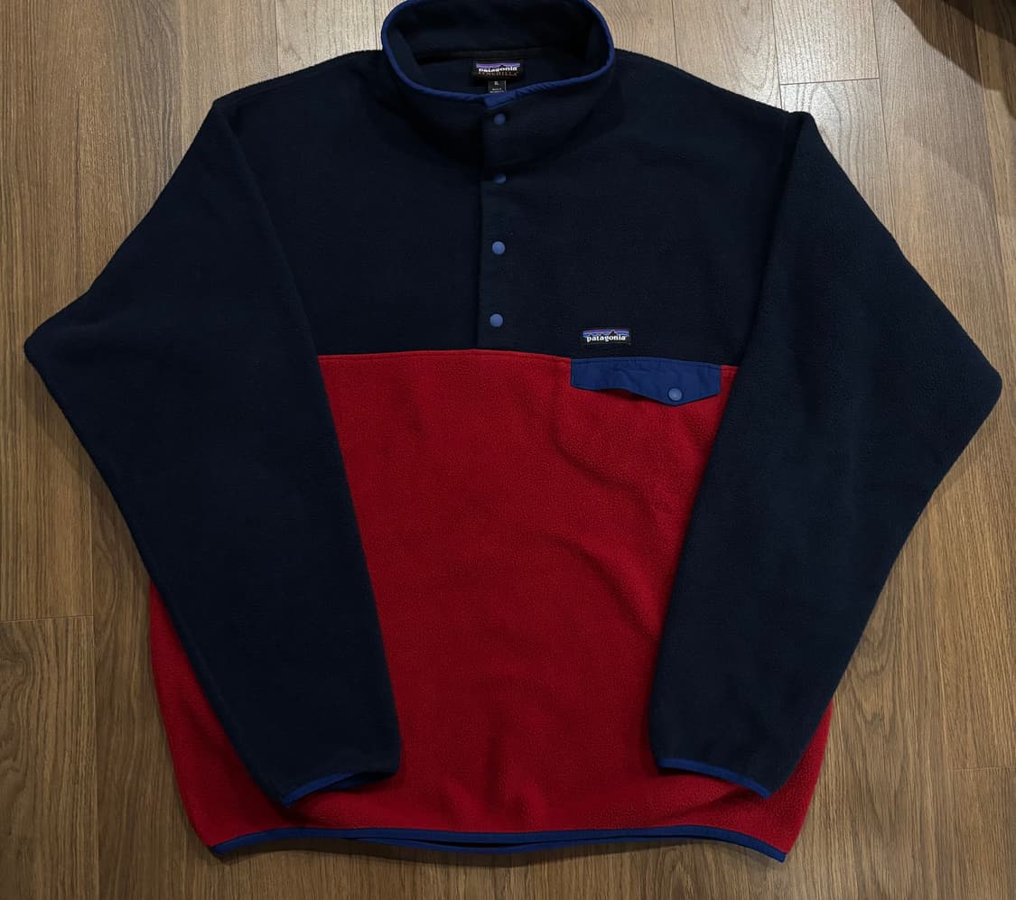 파타고니아 신칠라 네이비/레드 XL 사이즈(켄달제너 착용모델) 상품이미지1