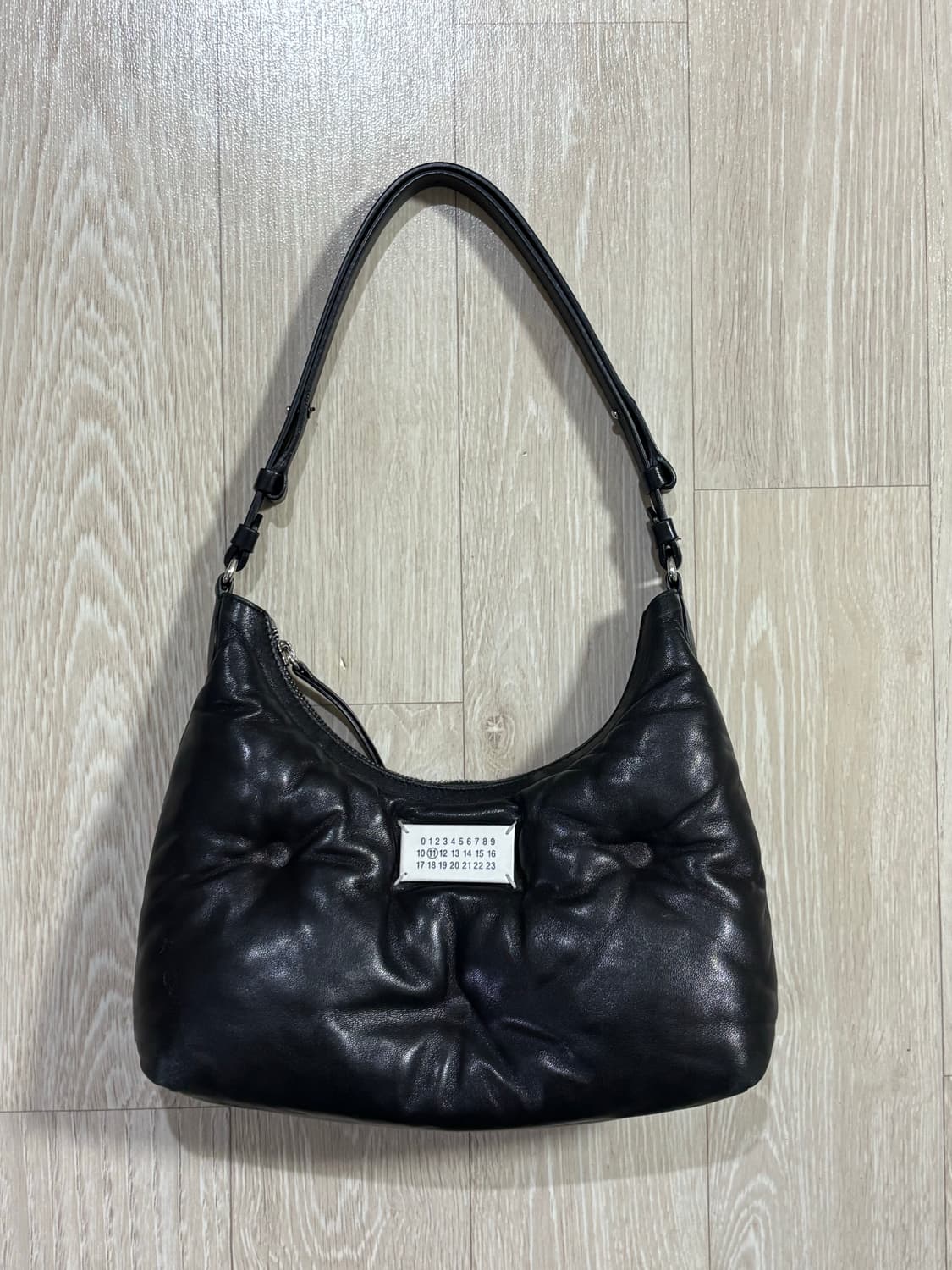 마르지엘라 글램슬램 호보 스몰 숄더백 상품이미지2