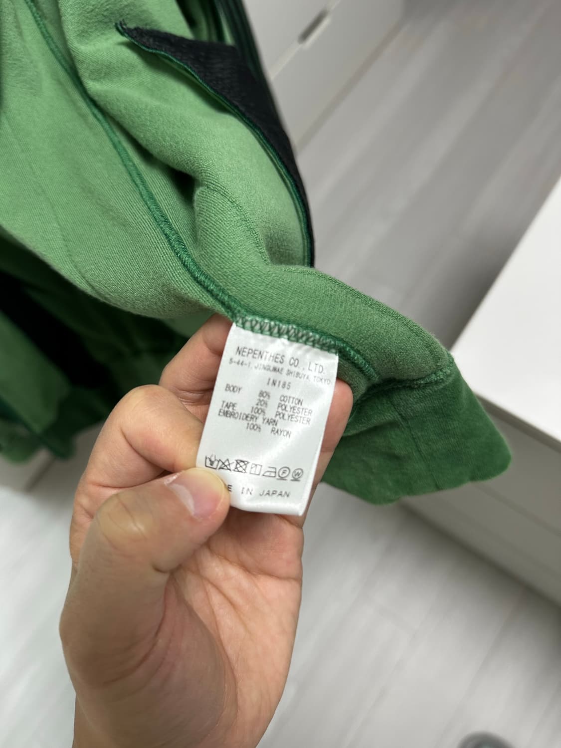 니들스 R.C 벨루어 트랙 자켓 판매합니다. 상품이미지3