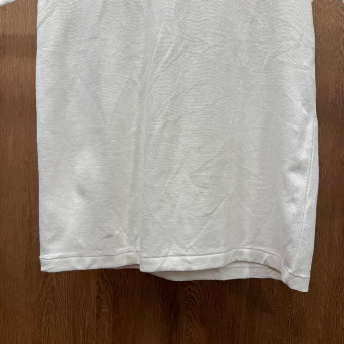 이세이미야케 반팔 티셔츠 라운드넥 I.S 로고 라벨 디테일 화이트 상품이미지5