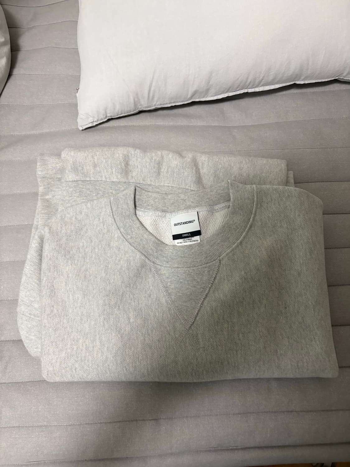 s 아웃스탠딩 맨투맨 그레이 상품이미지1