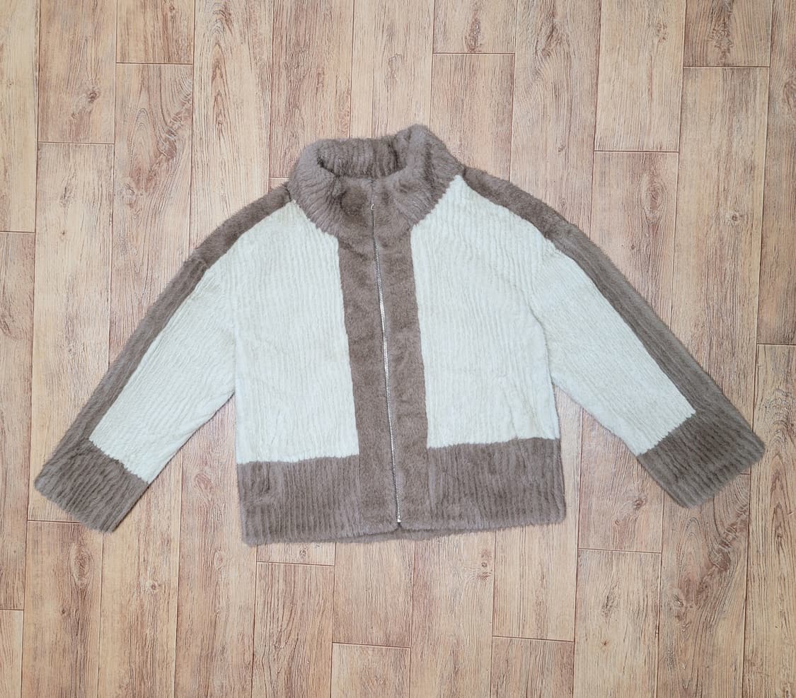 더아이잗(THE IZZAT) 리버시블 페이크퍼 무스탕 55-66 새상품 상품이미지3