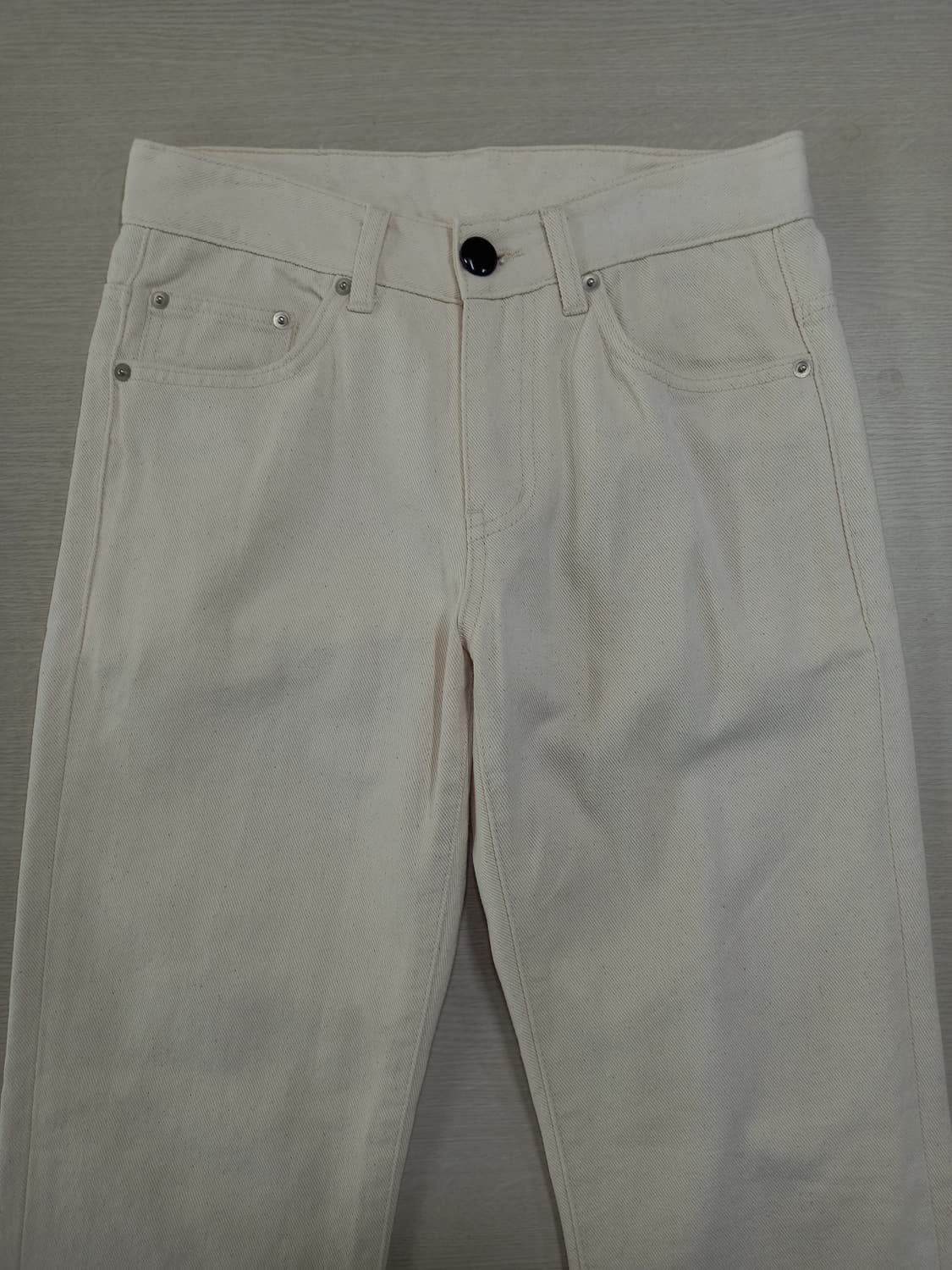 27 새상품 BRANDED Kor 테이퍼드핏 크림진 연베이지 27-601 상품이미지3