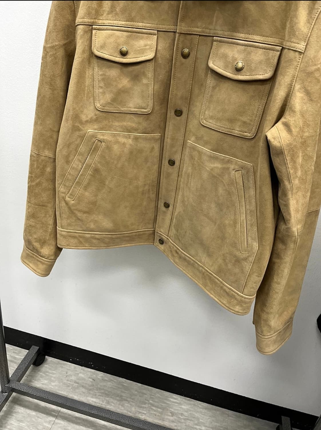 105) 바나나리퍼블릭 24ss 스웨이드 트러커  상품이미지2