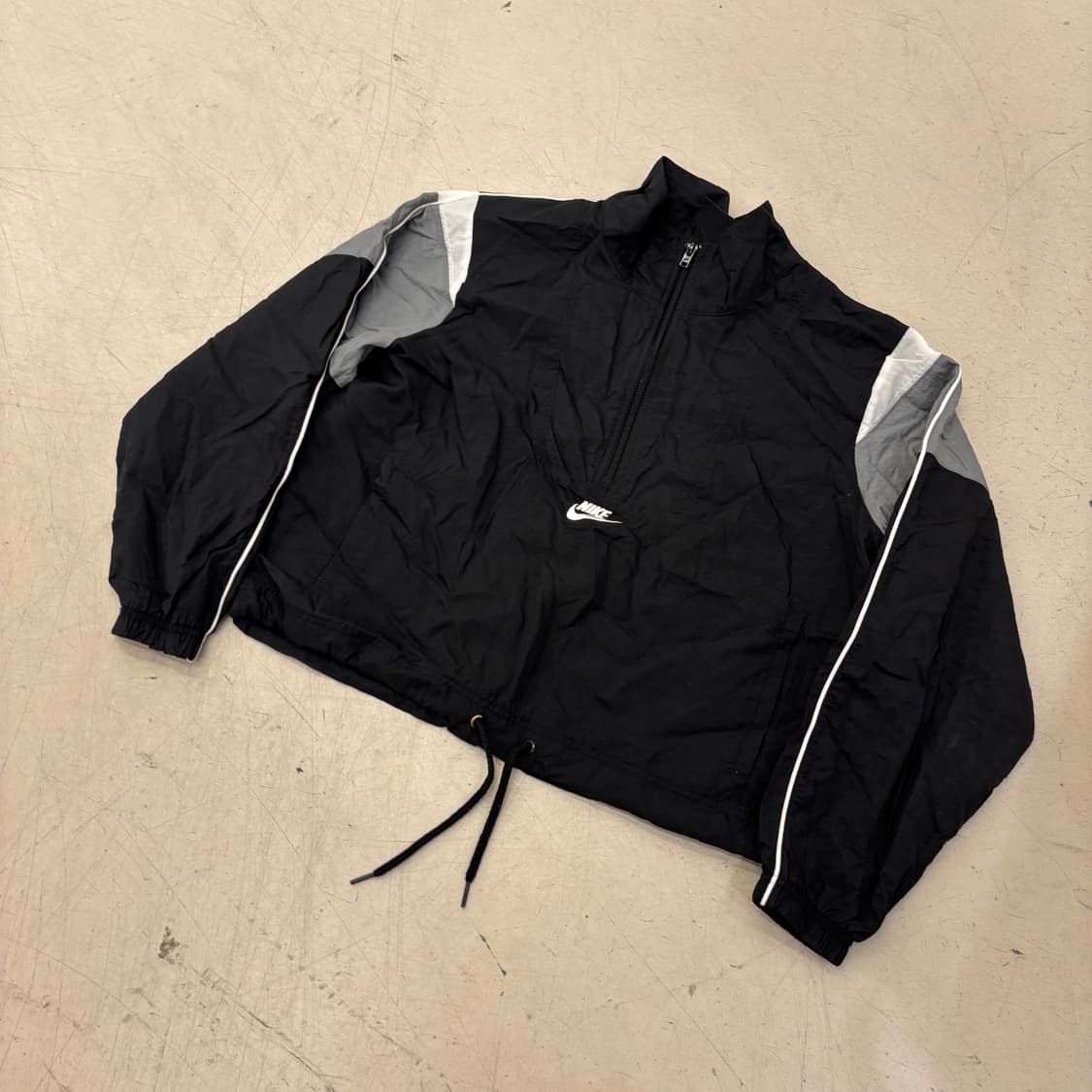 나이키 크롭 배색 아노락 상품이미지1