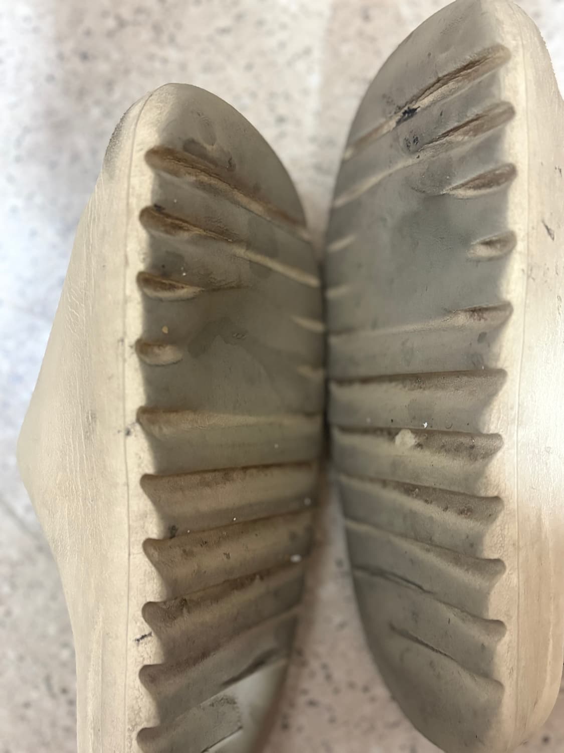 [275] 아디다스 이지 슬라이드 본 2022/2023 275 판매 상품이미지4