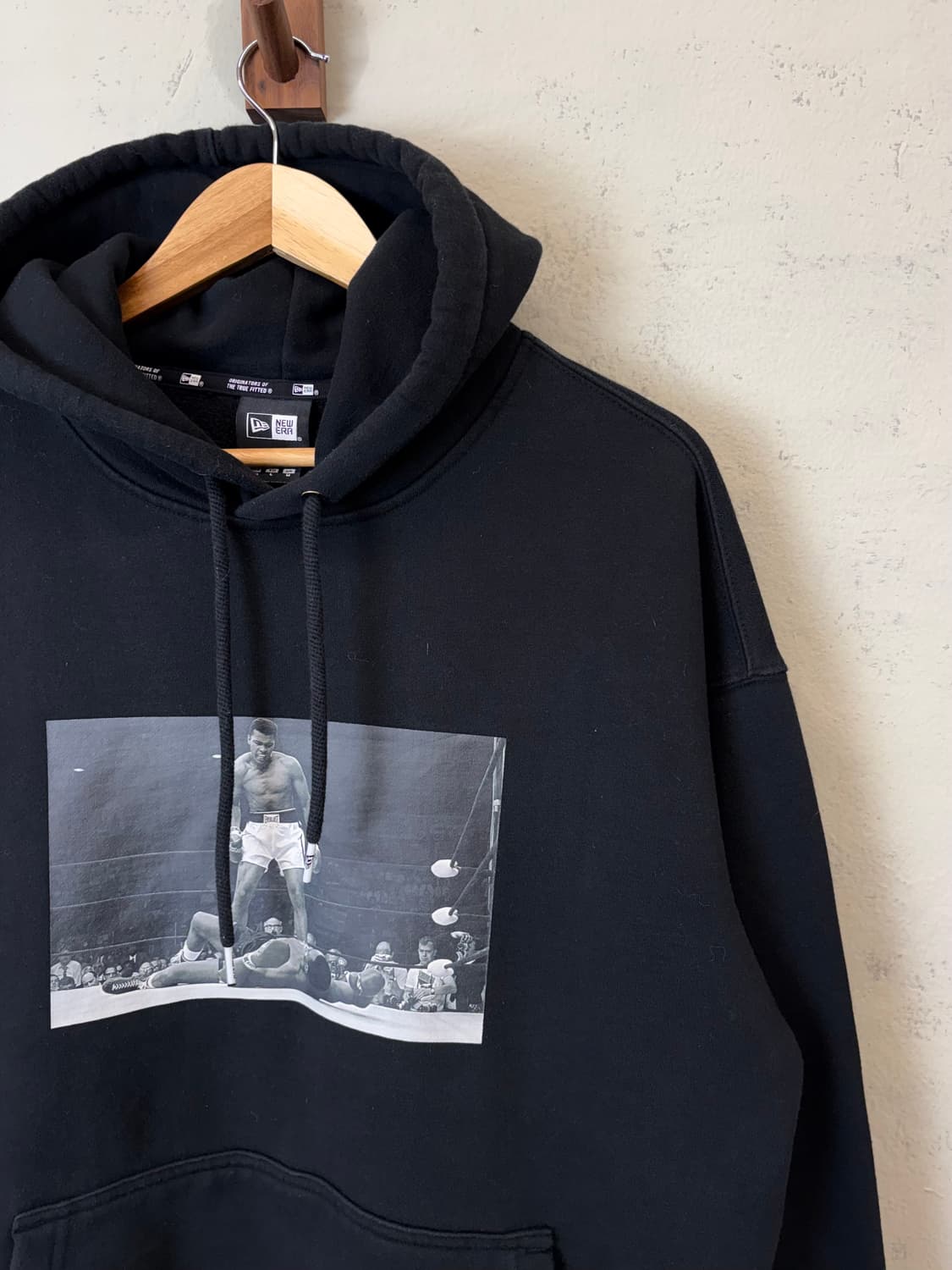 뉴에라 무하마드 알리 후드티 블랙 상품이미지3