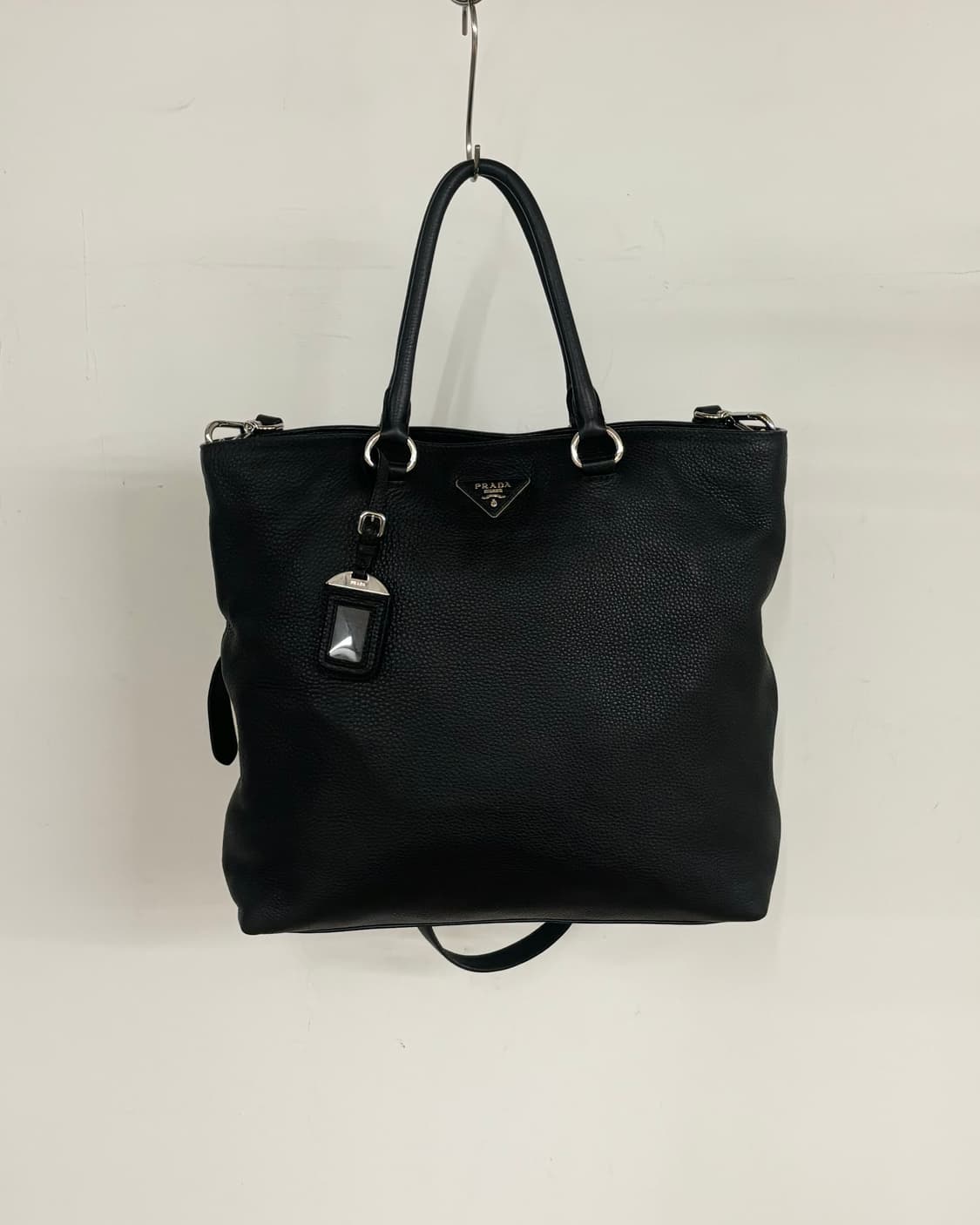 프라다 블랙 비텔로 다이노 토트백 상품이미지2