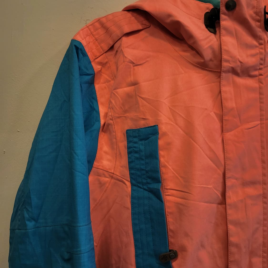 디미토 에디션 체스트 포켓 방수 바람막이 상품이미지1