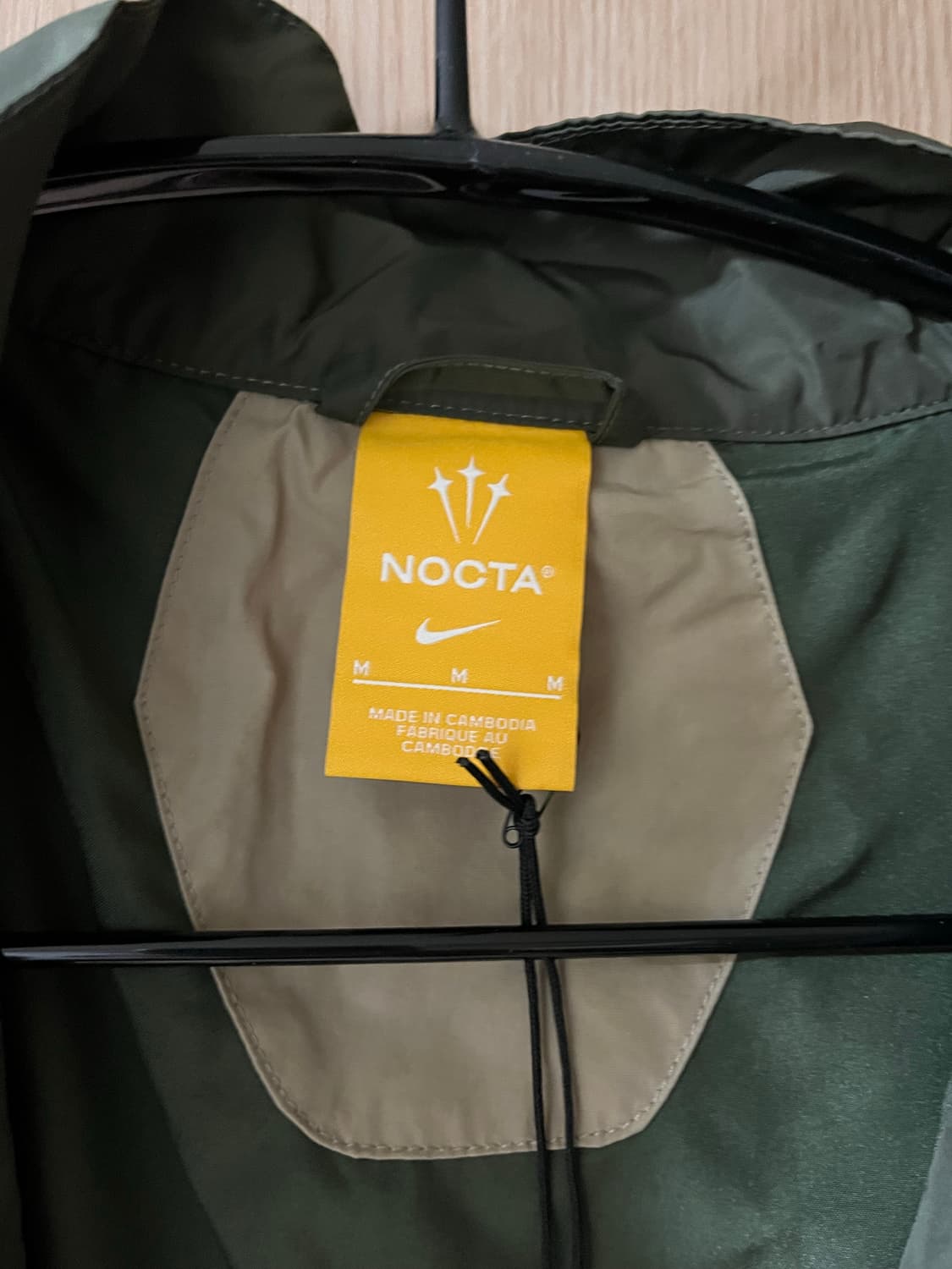 나이키 x 드레이크 녹타 나일론 트랙 자켓 카키 M 새상품 팝니다 상품이미지5