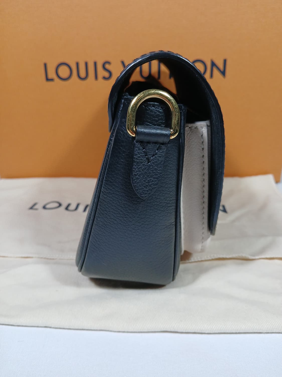 루이비통 락미텐더 숄더백 M58557 상품이미지3