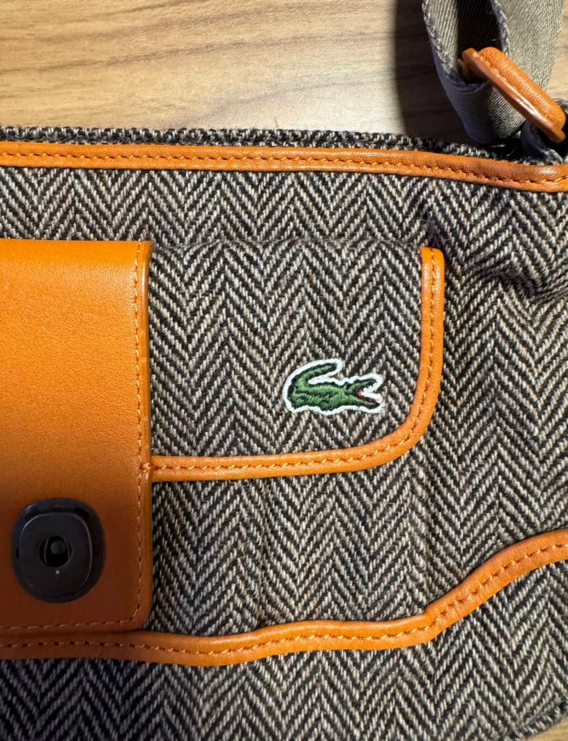 미사용 프랑스구매 라코스테 울 헤링본 숄더백 상품이미지2
