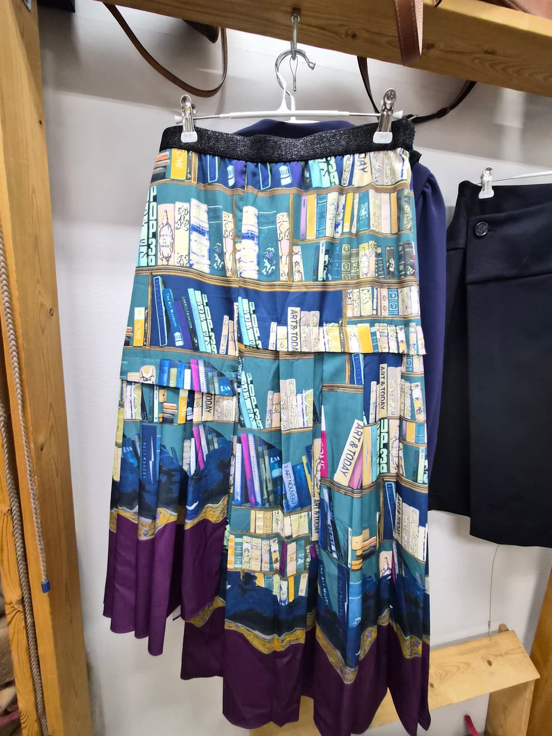 럭키슈에뜨 프릴 블라우스. lusso 언발 일러스트 스커트 상품이미지7