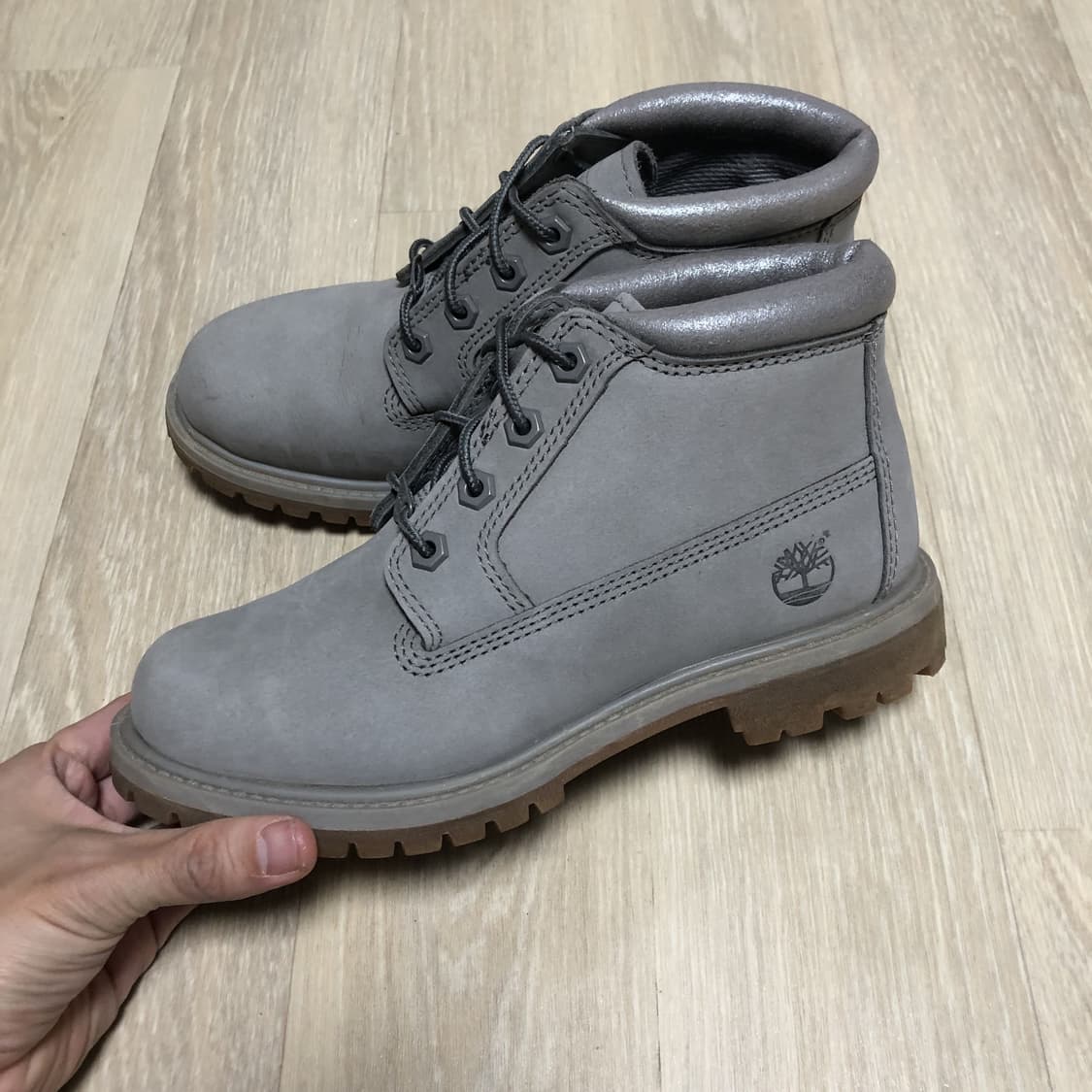 (230) 팀버랜드 Timberland 4홀 넬리 처카 부츠 그레이 상품이미지1