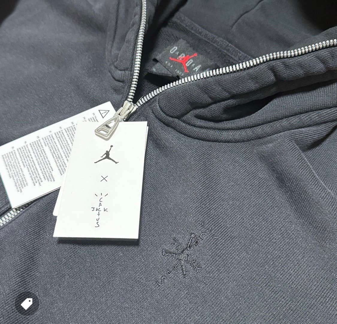 조던 x 트래비스 스캇 풀집 후드 블랙 상품이미지1