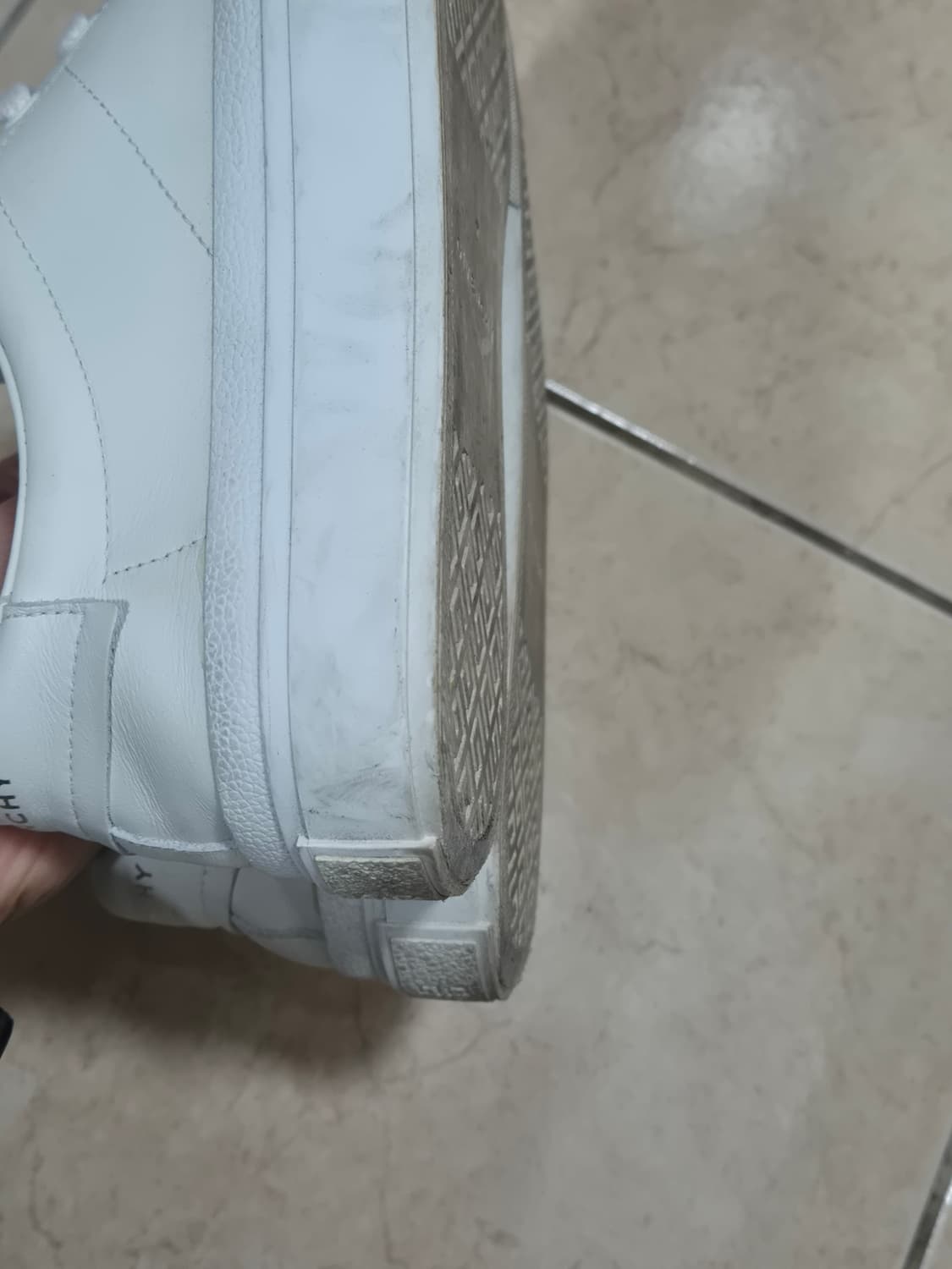 지방시 화이트 스니커즈 36.5 (235mm) 상품이미지5