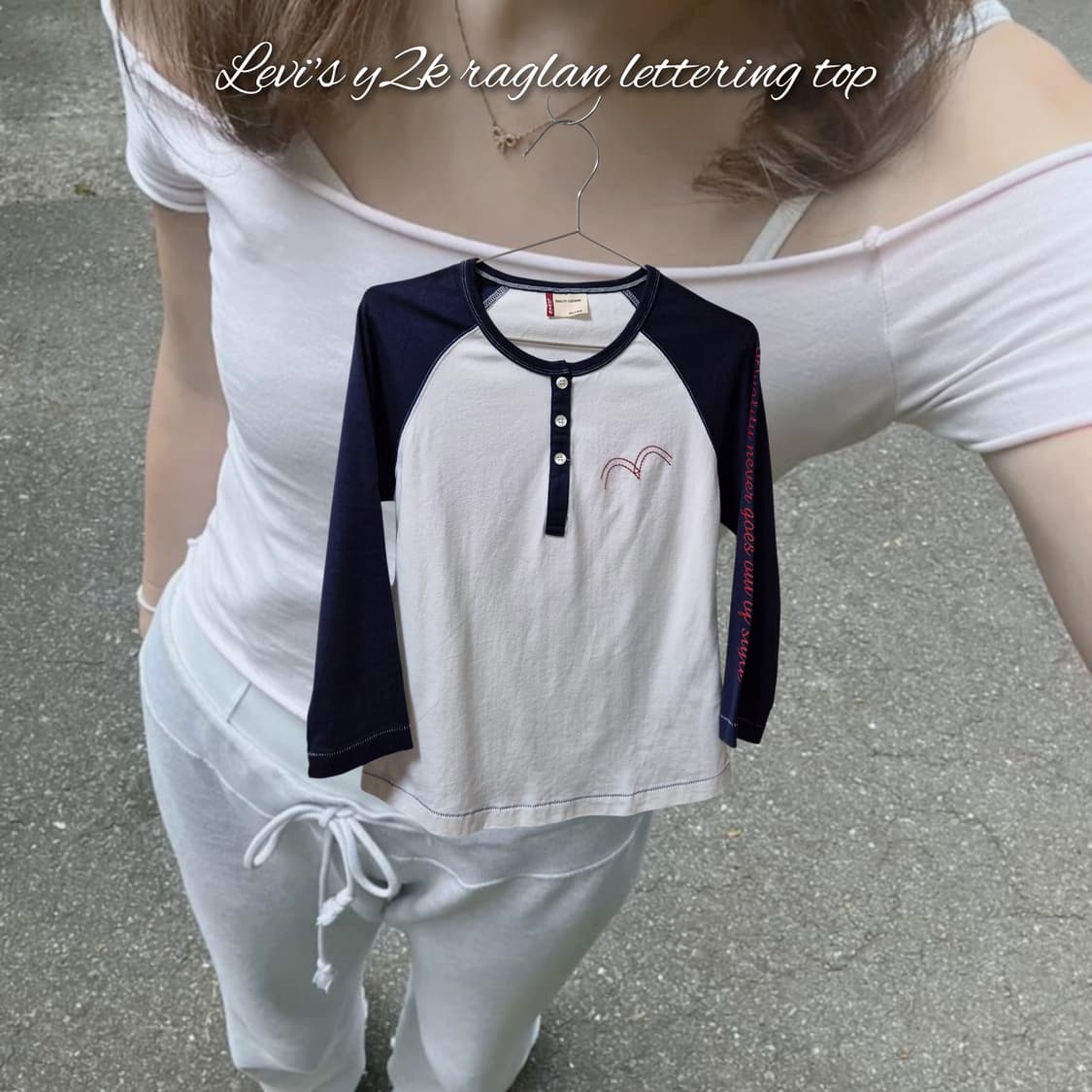 Levi's y2k raglan lettering top 상품이미지1