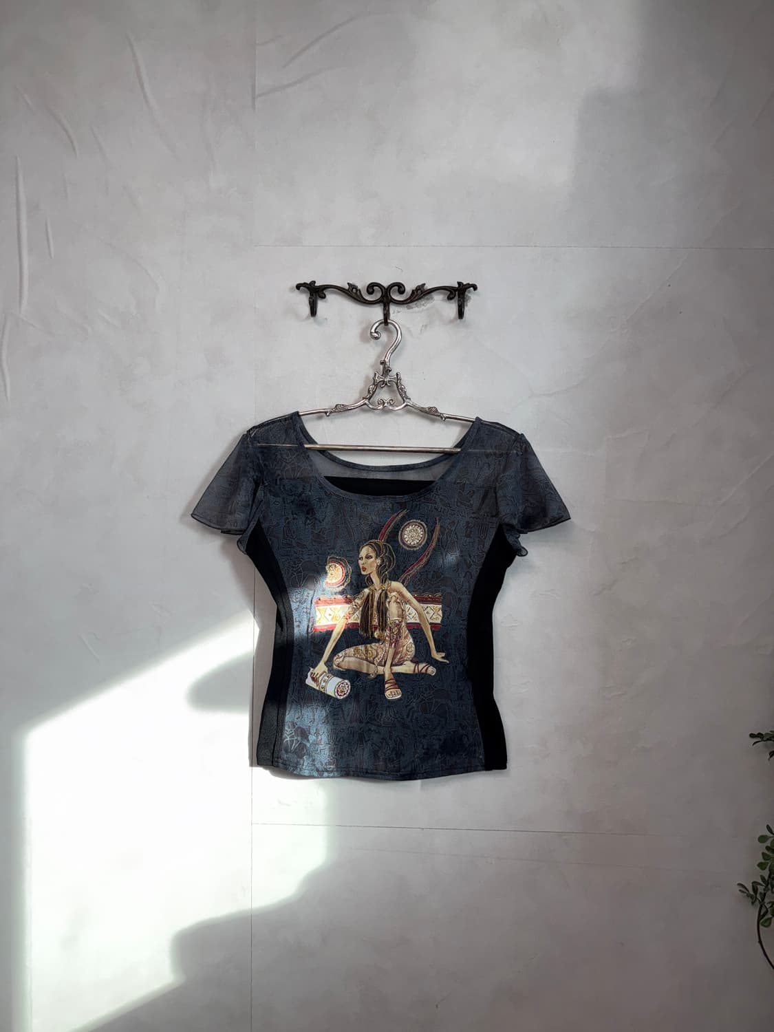 Navy ancient girl graphic mesh top 상품이미지2
