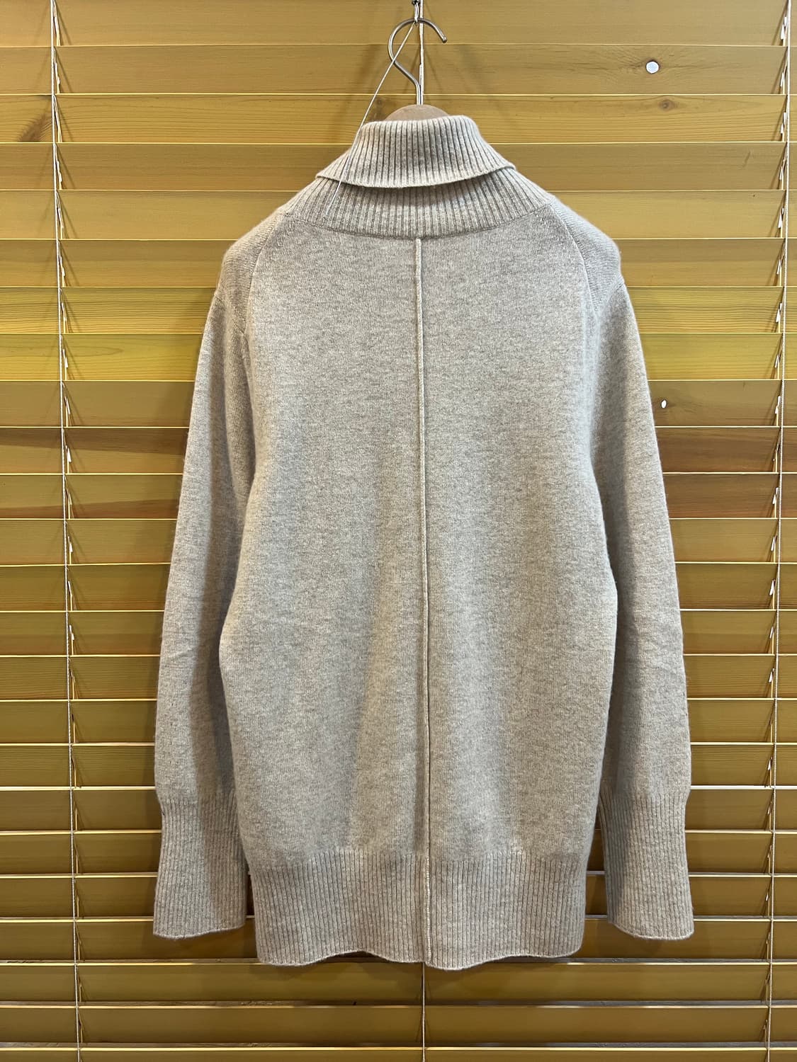 손정완 여성 오트밀베이지 캐시미어100니트 터틀넥니트  상품이미지3