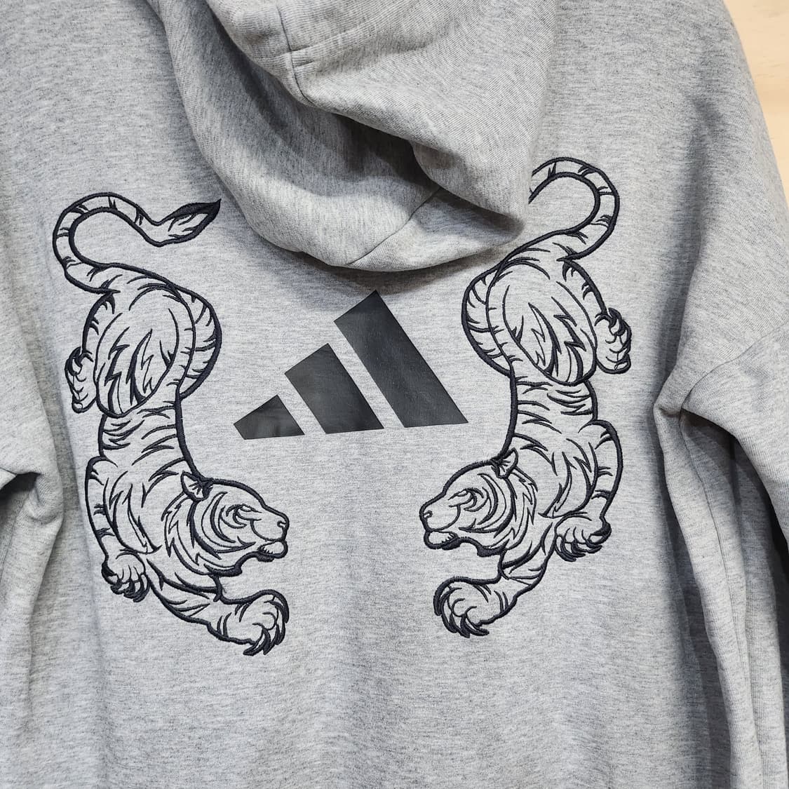 319) 아디다스 ADIDAS 어반타이거 후드티 상품이미지5